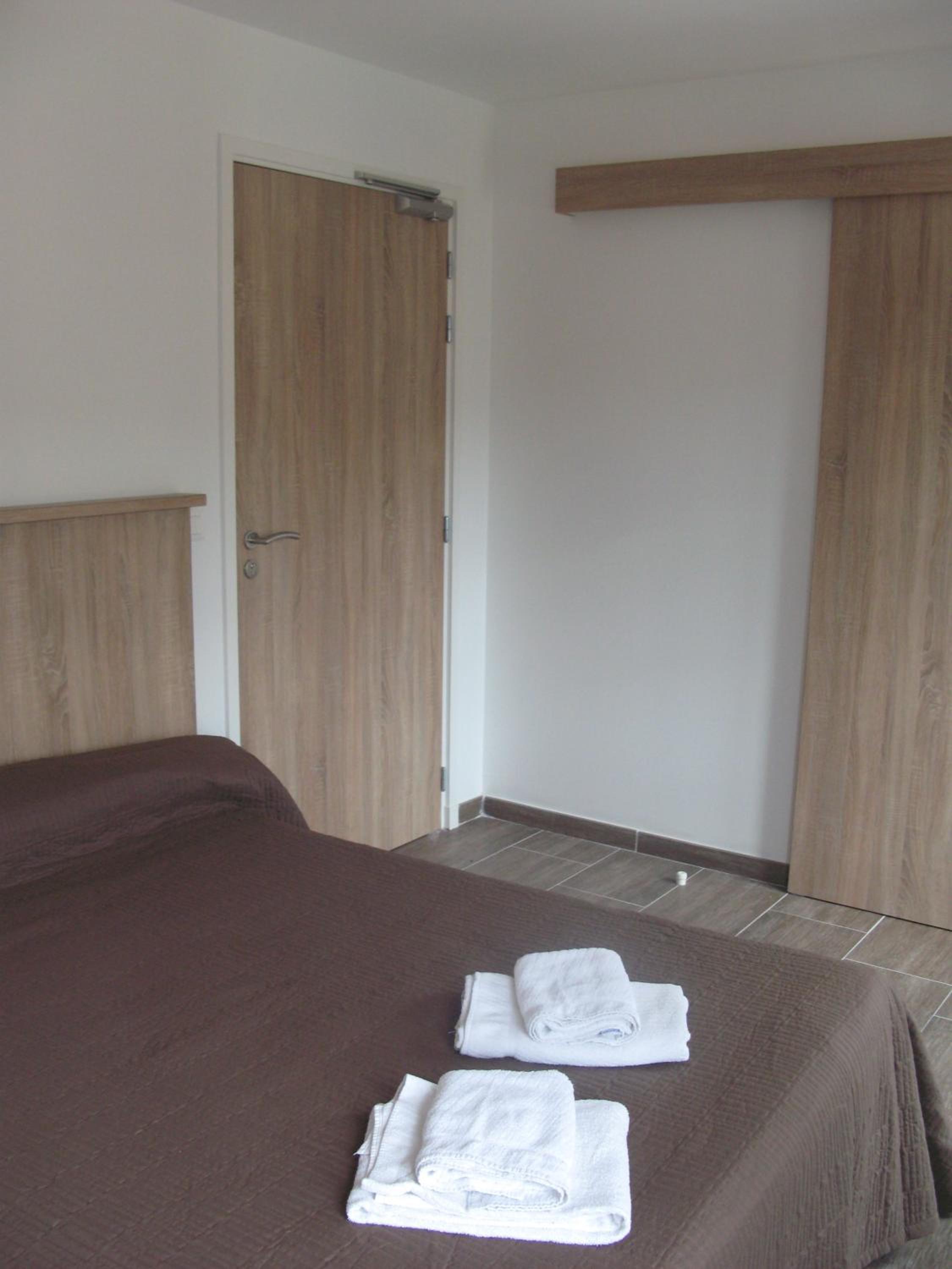 Triple Room - Photo 7