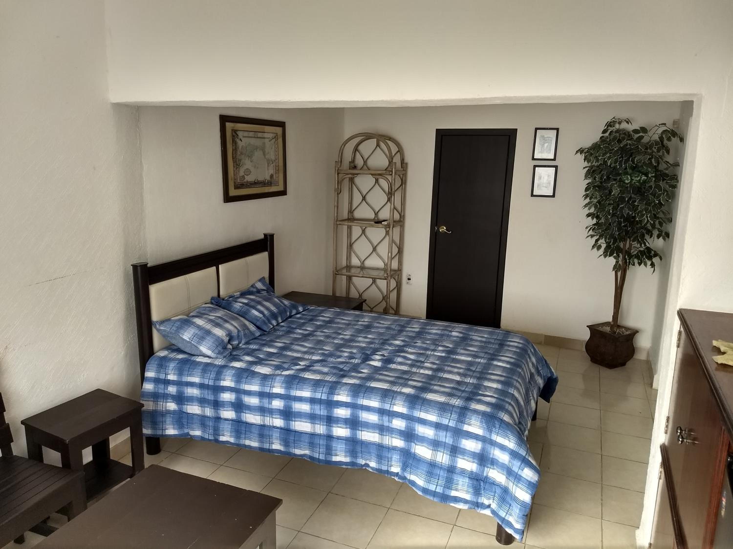 One-Bedroom Apartment - Photo 10
