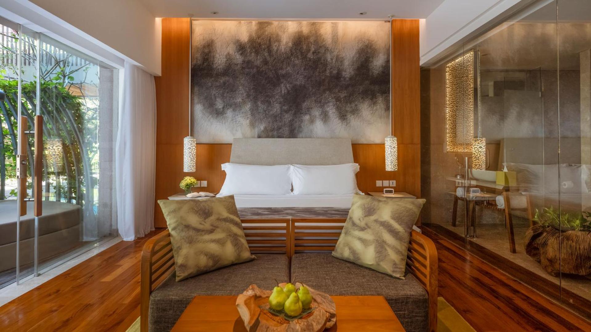 Domestic Deals (Indonesian Resident - KTP/KITAS Holder Only) at Impressive Lagoon Pool Suite  photo 1