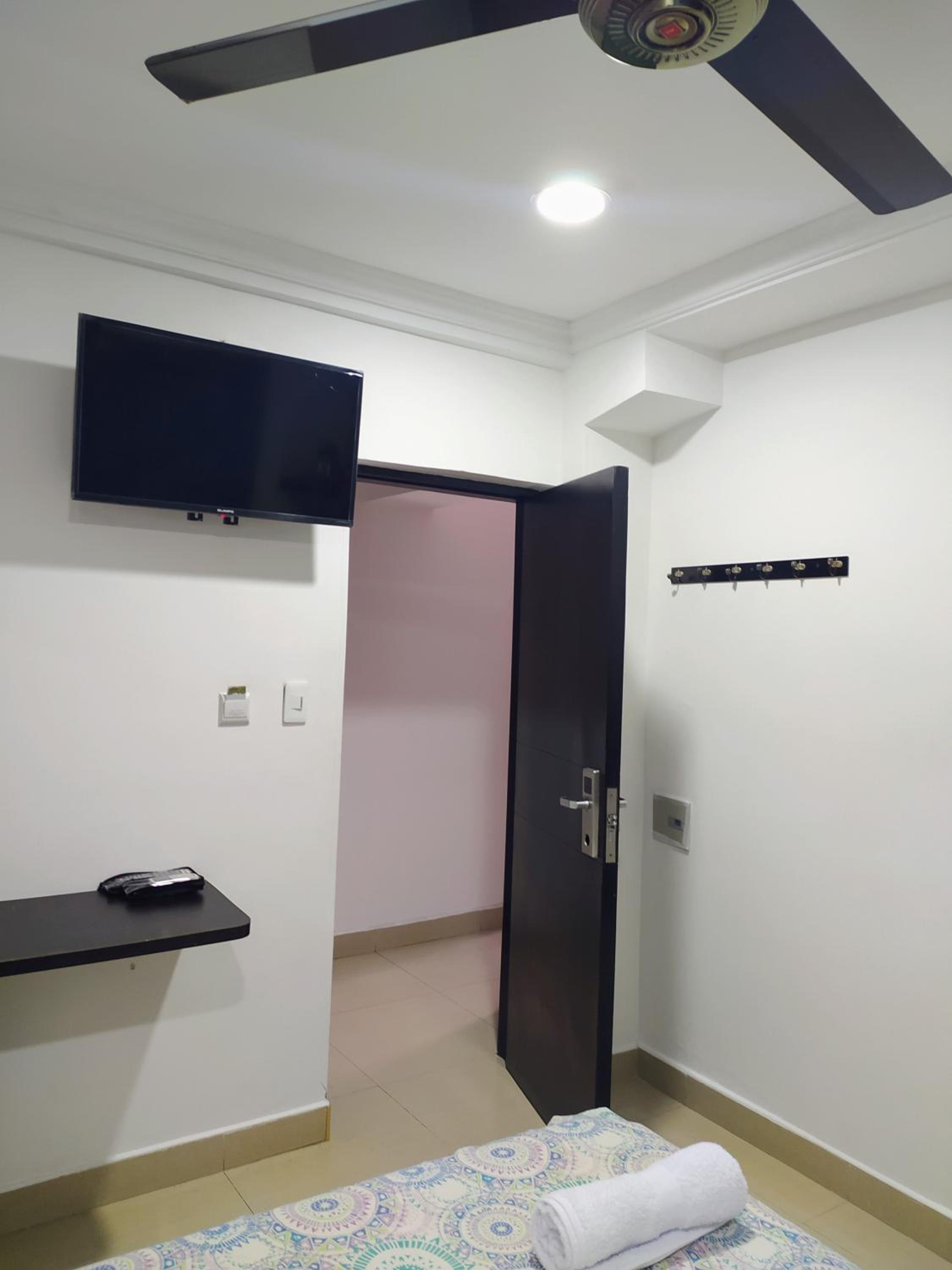Single Room With Air Conditioning photo 2