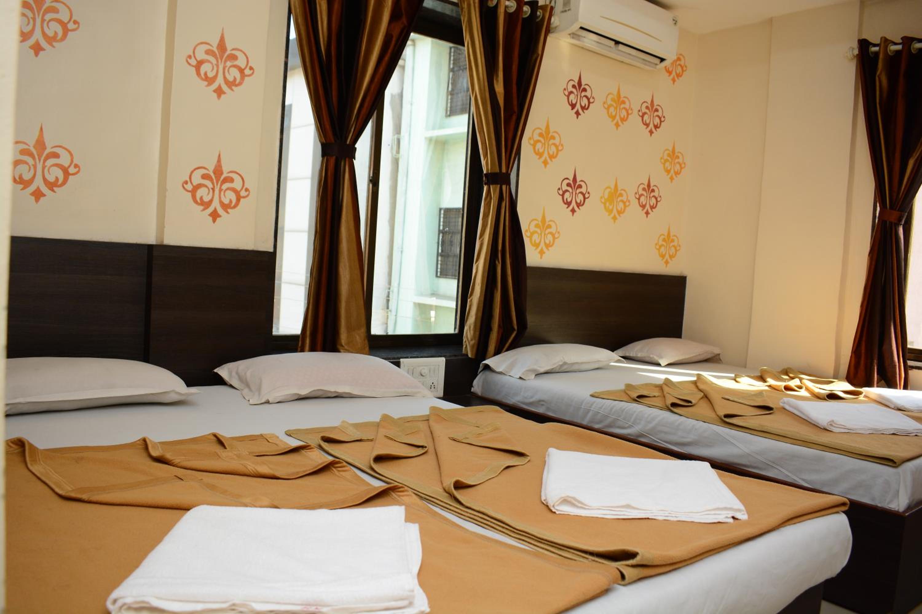 Standard Quadruple Room - Photo 8