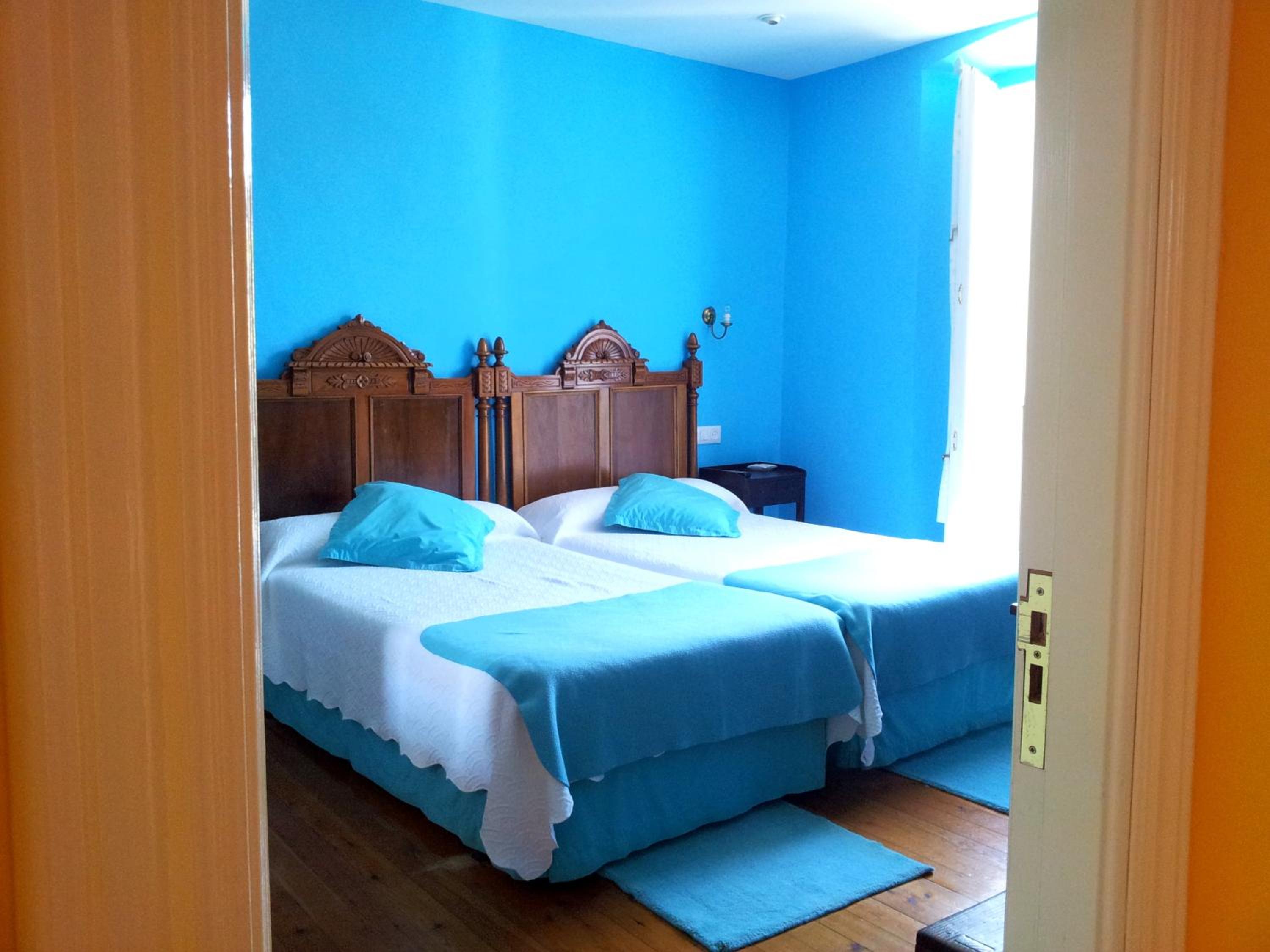 Double or Twin Room with Extra Bed photo 2