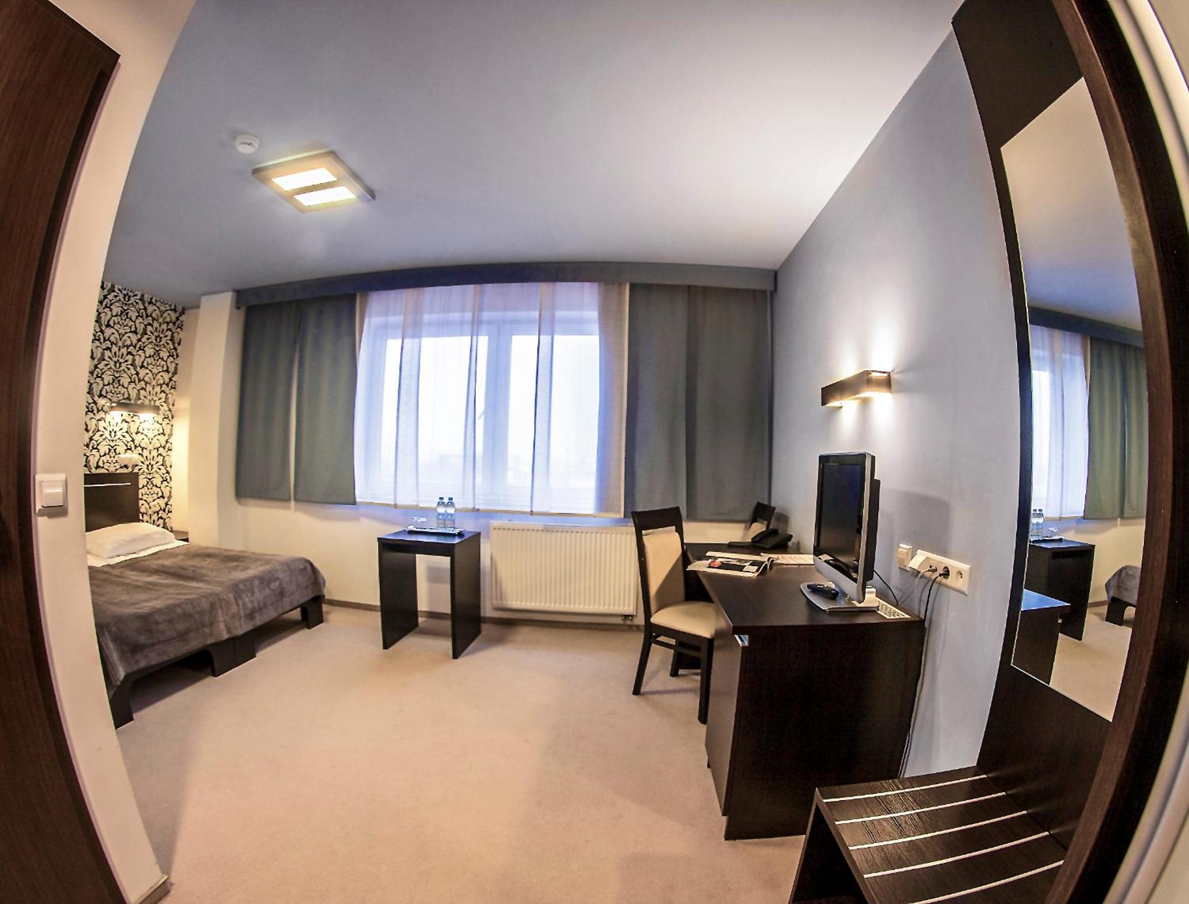 Double or Twin Room - Photo 12