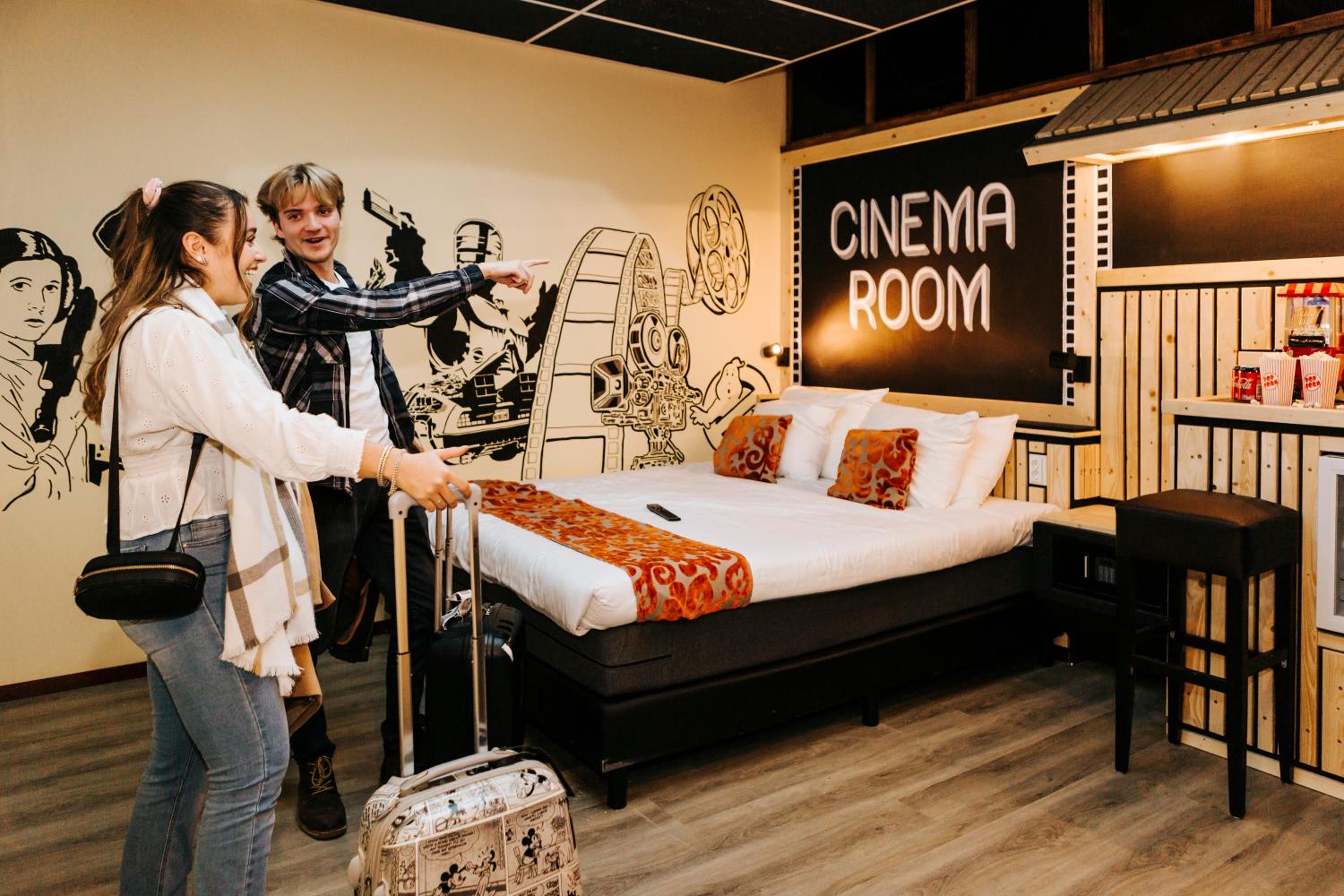 Double Studio with Movie Theme