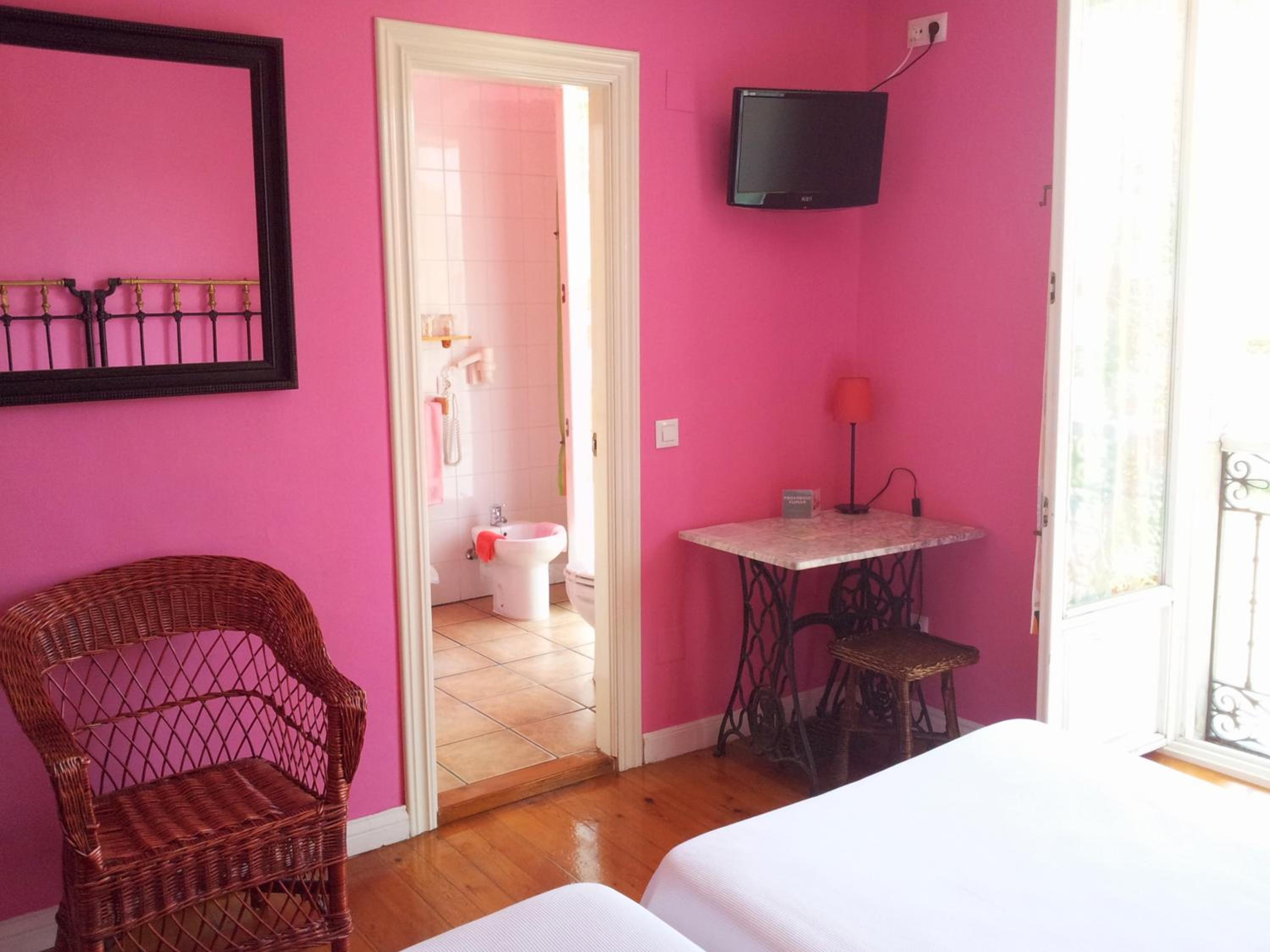 Double Room with Private Bathroom photo 3
