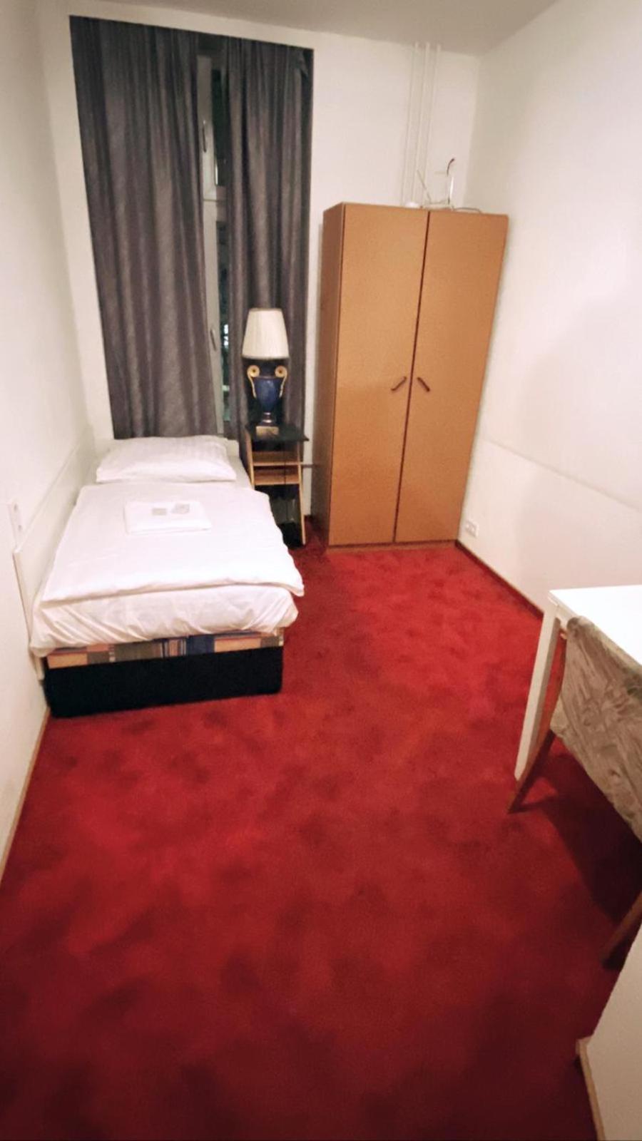 Budget Single Room photo 3