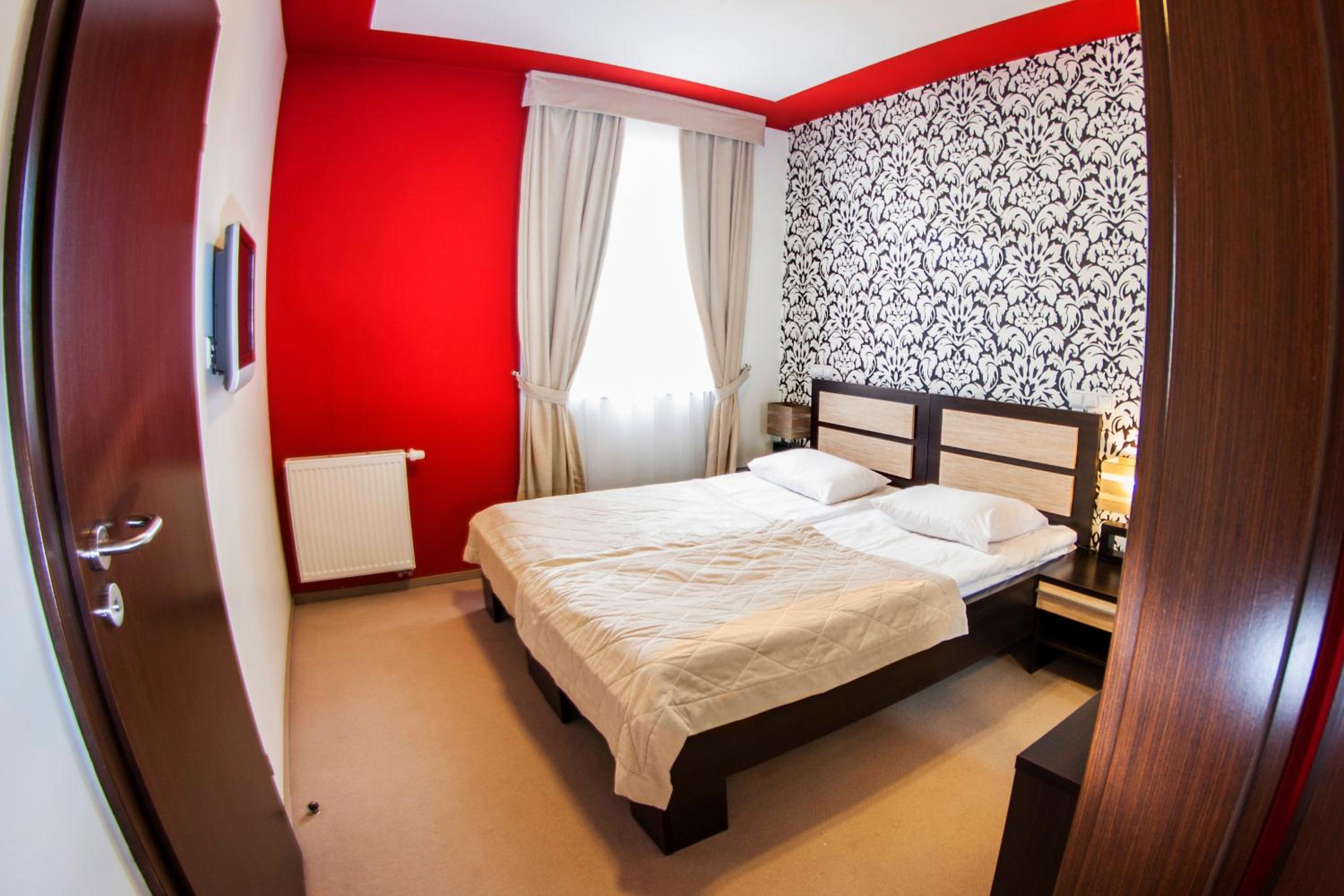 Deluxe Suite - Photo 8