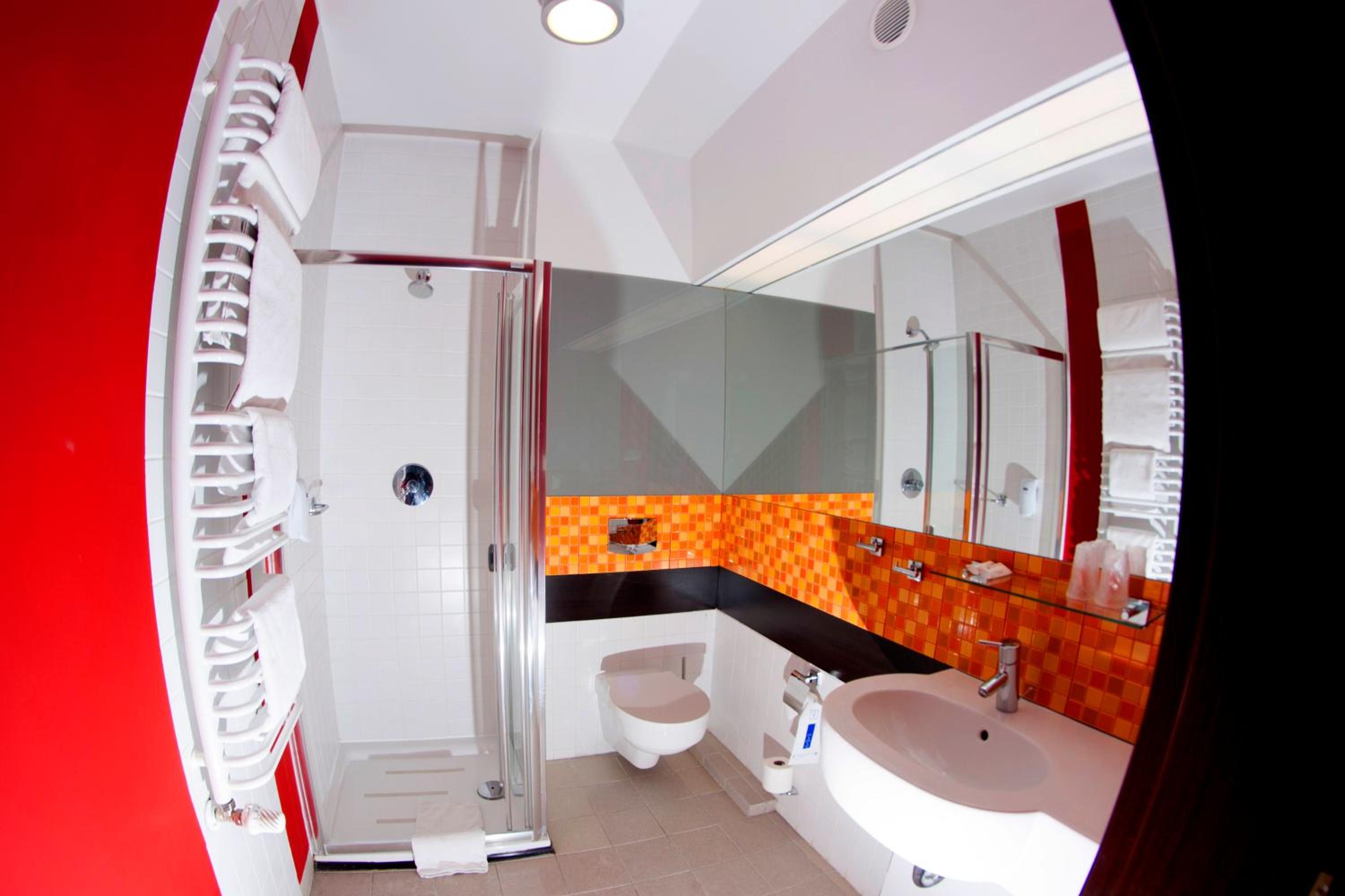 Deluxe Suite - Photo 7