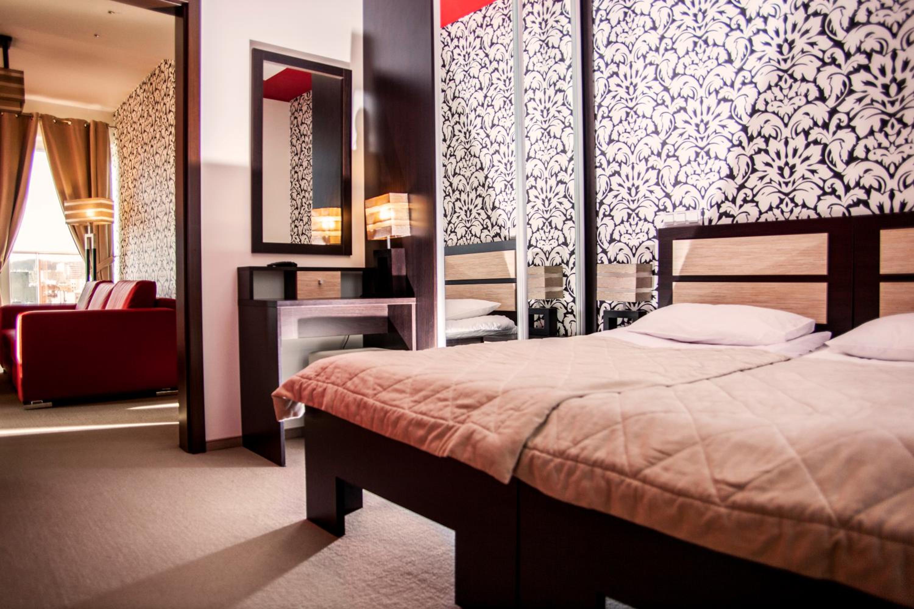 Deluxe Suite - Photo 3