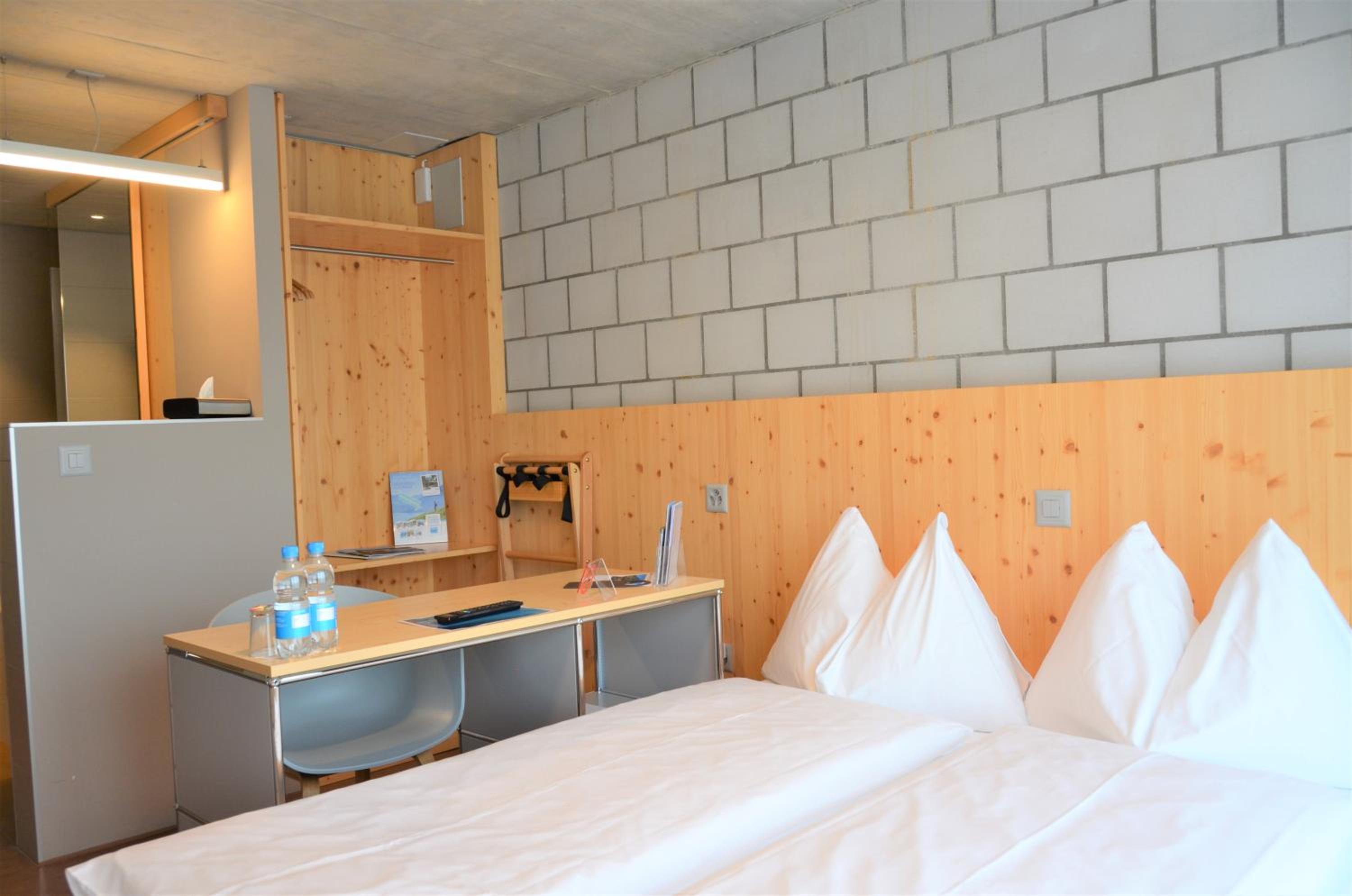 Queen Room with Balcony - Photo 1