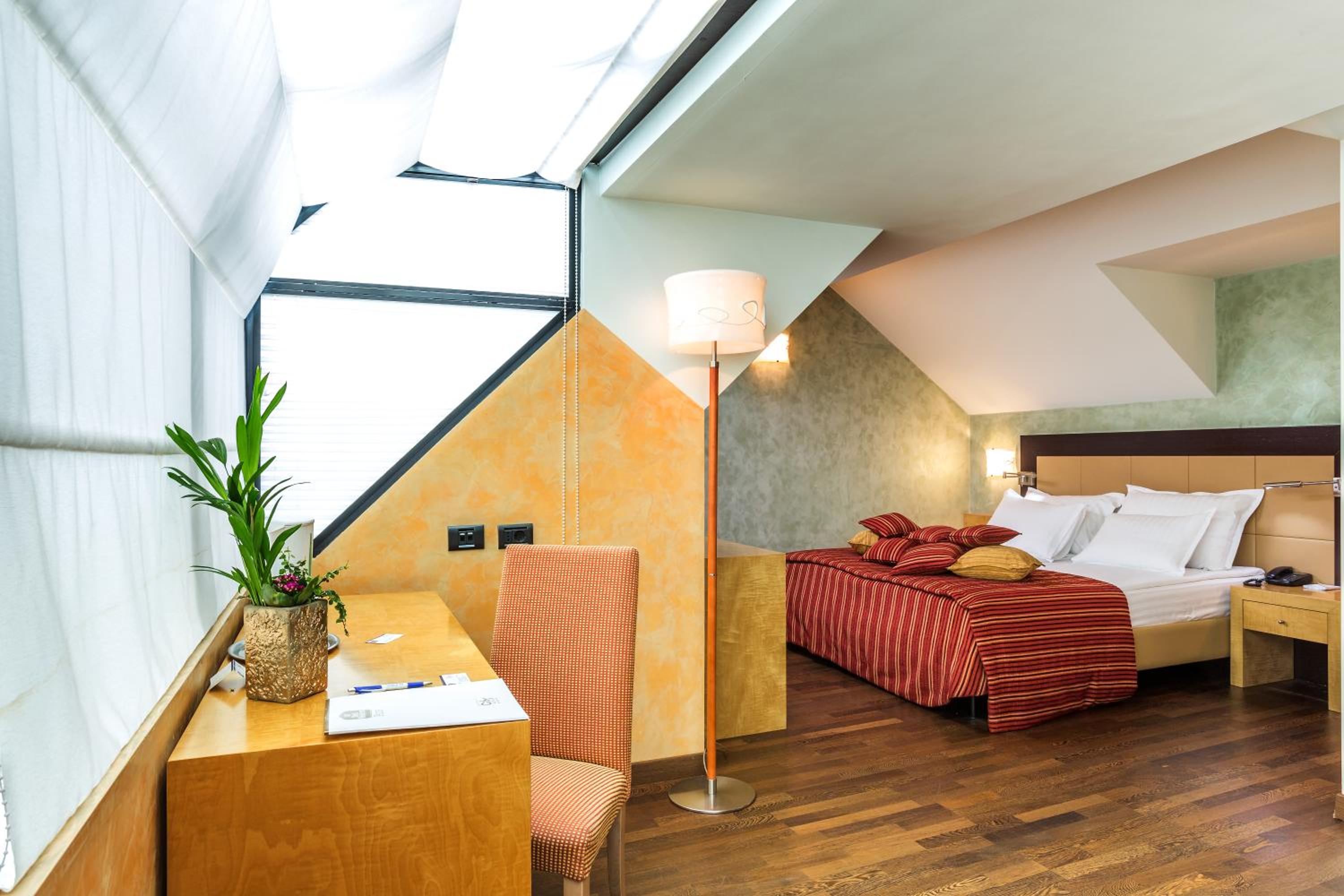 Suite - Photo 4