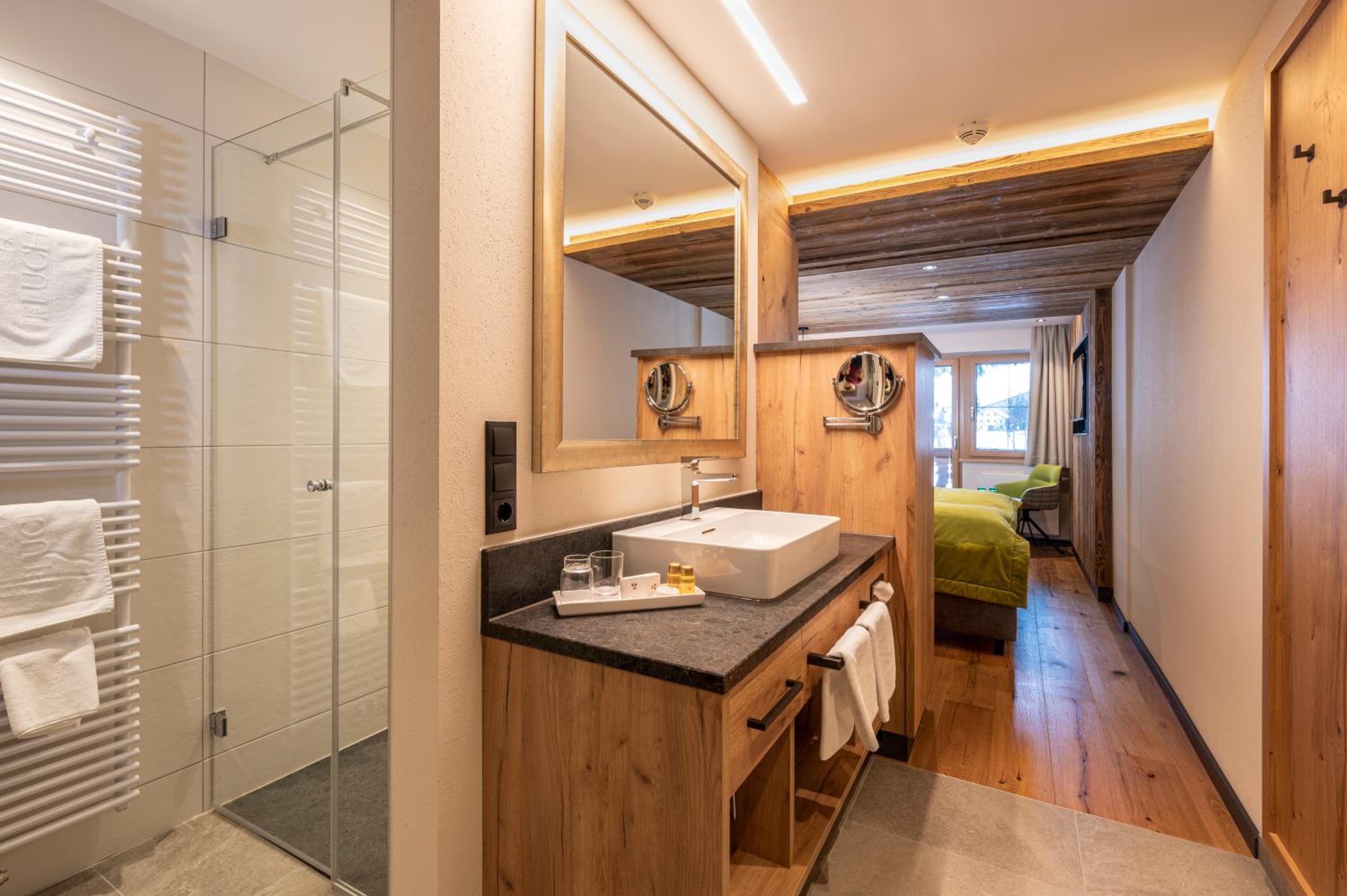 Double Room with Balcony - Photo 5