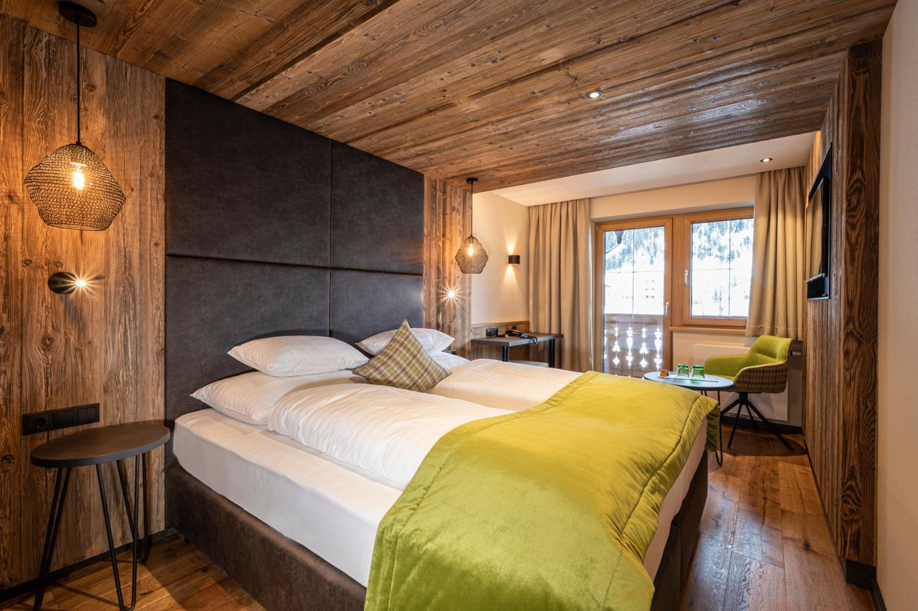 Double Room with Balcony - Photo 1