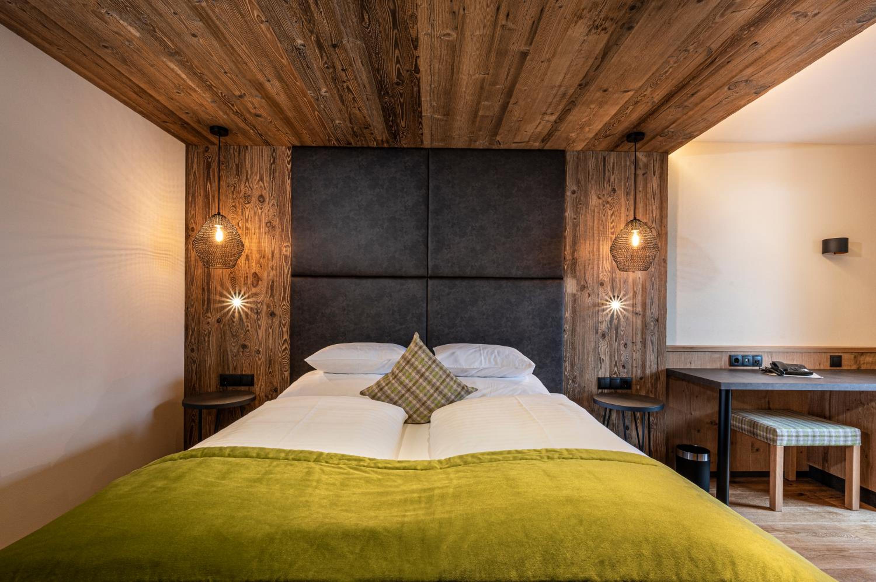 Double Room with Balcony - Photo 2