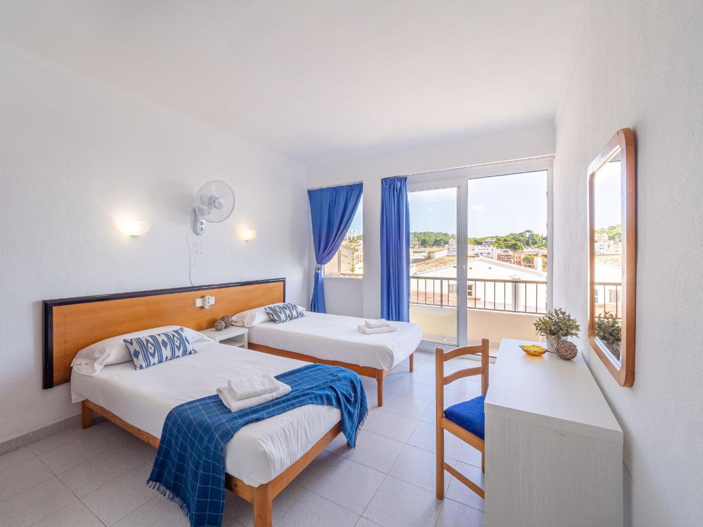 Habitación Doble con Vista lateral al Mar (2 adultos)