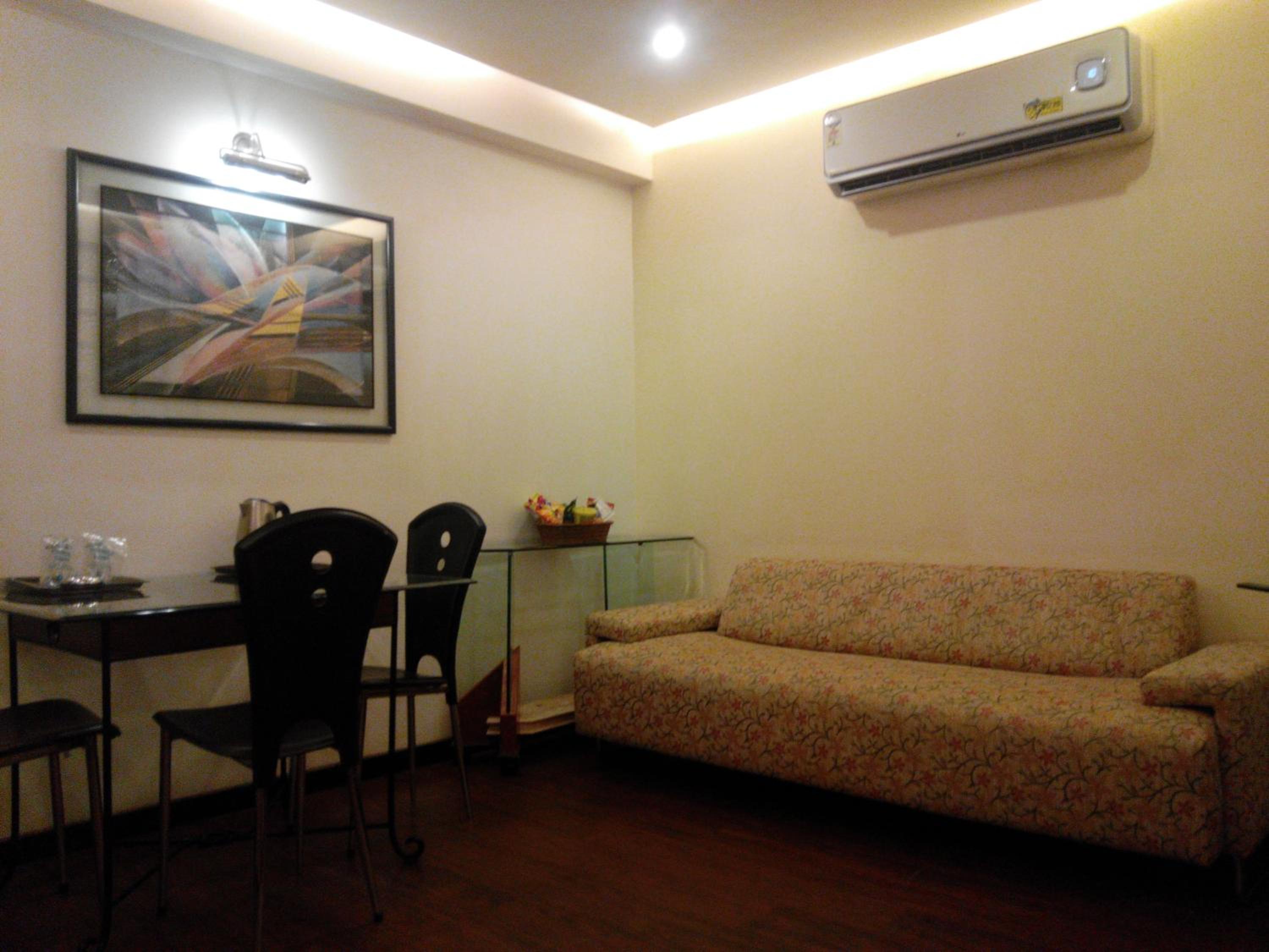 Suite - Photo 4