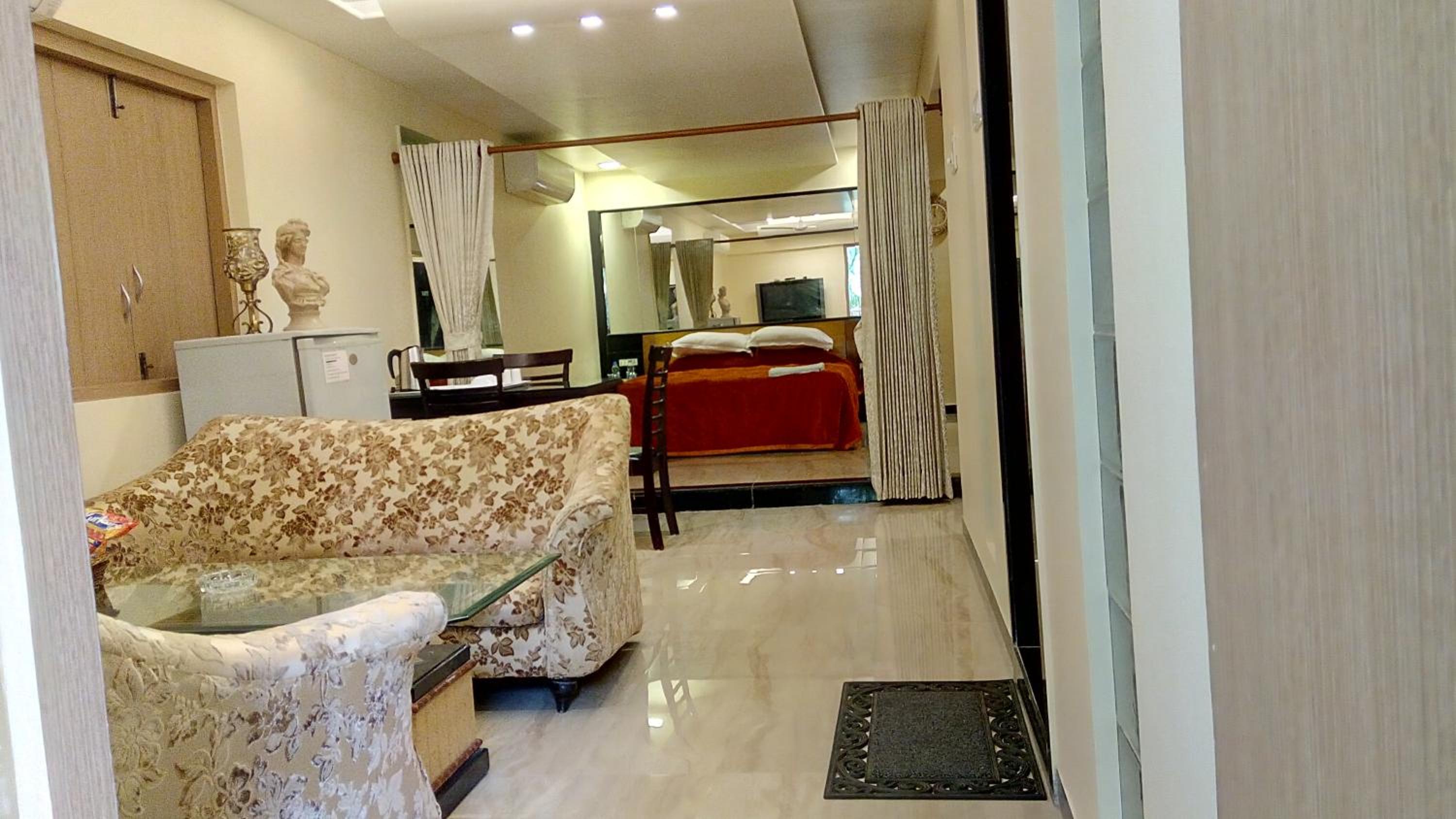 Suite - Photo 10