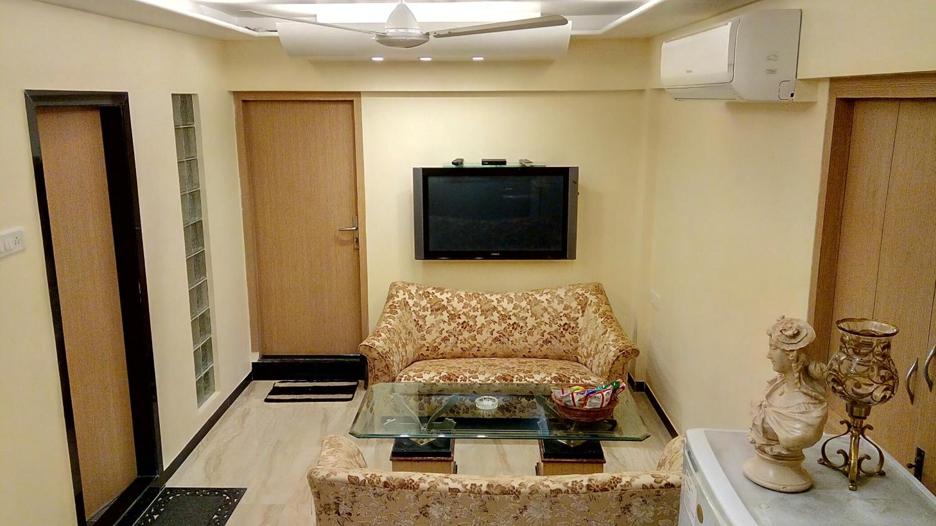 Suite - Photo 3