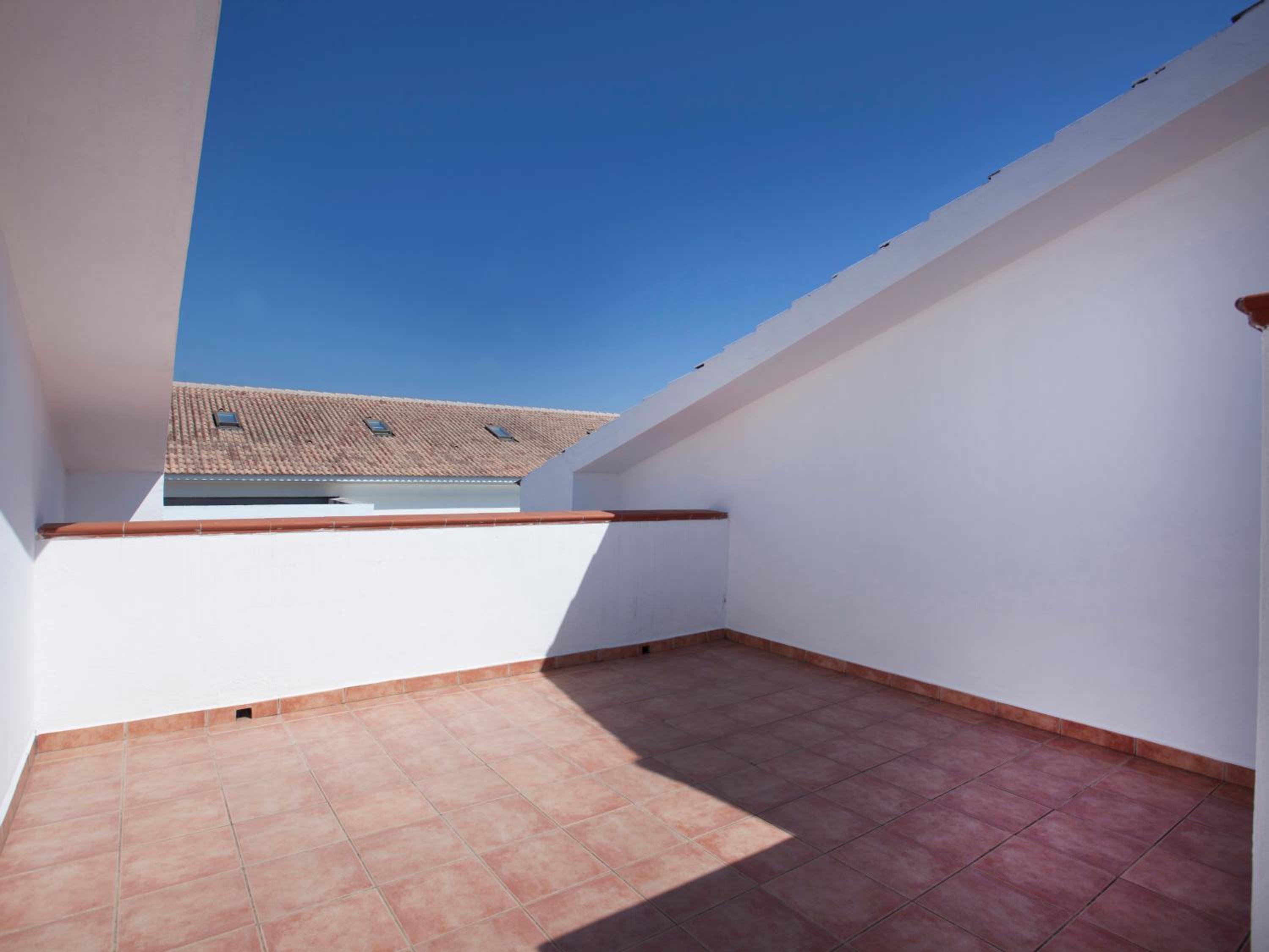 Two-Bedroom Apartment With Mezzanine (6 Adults) - Photo 3