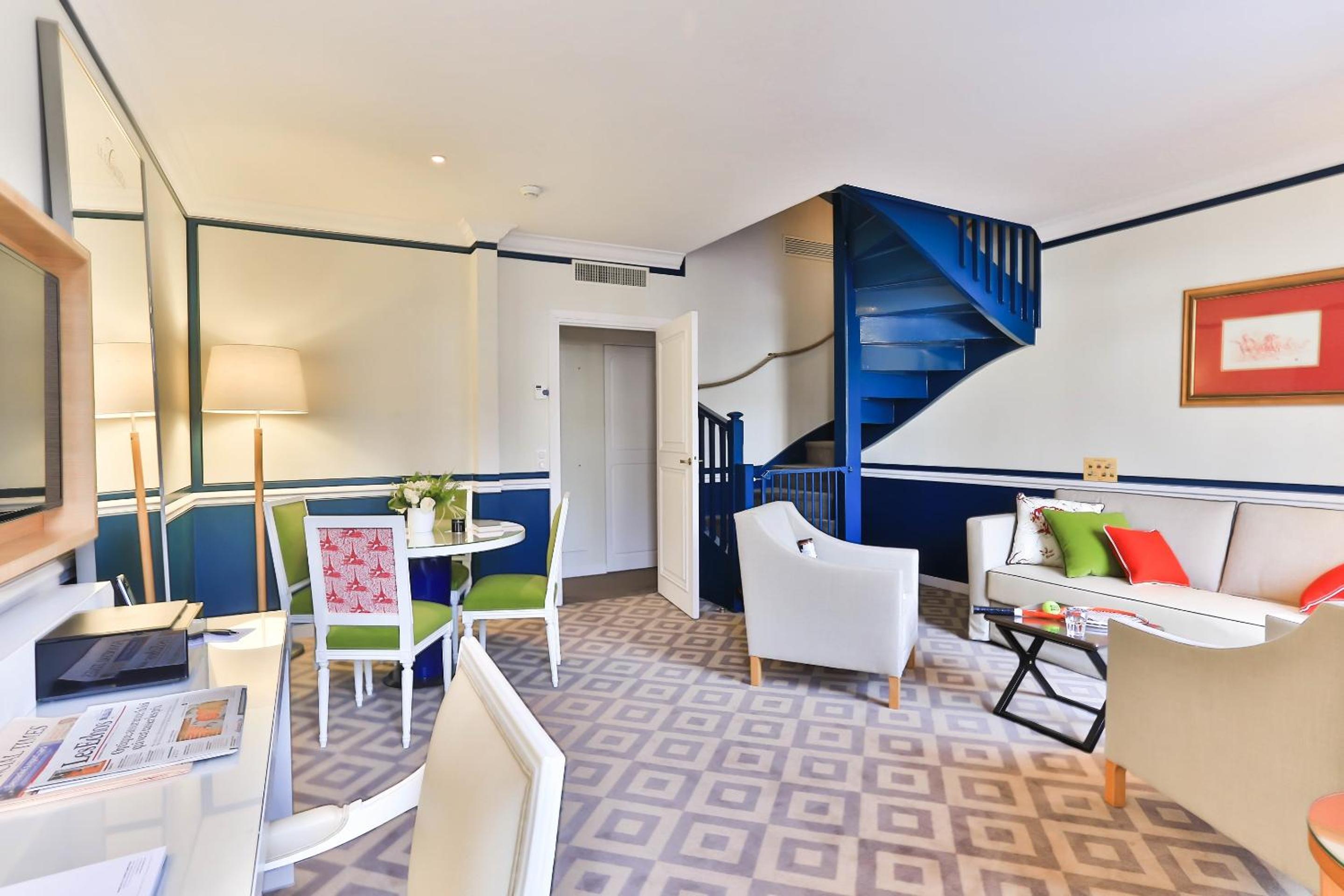 One-Bedroom Executive Suite with Champs Elysées View thumbnail 6