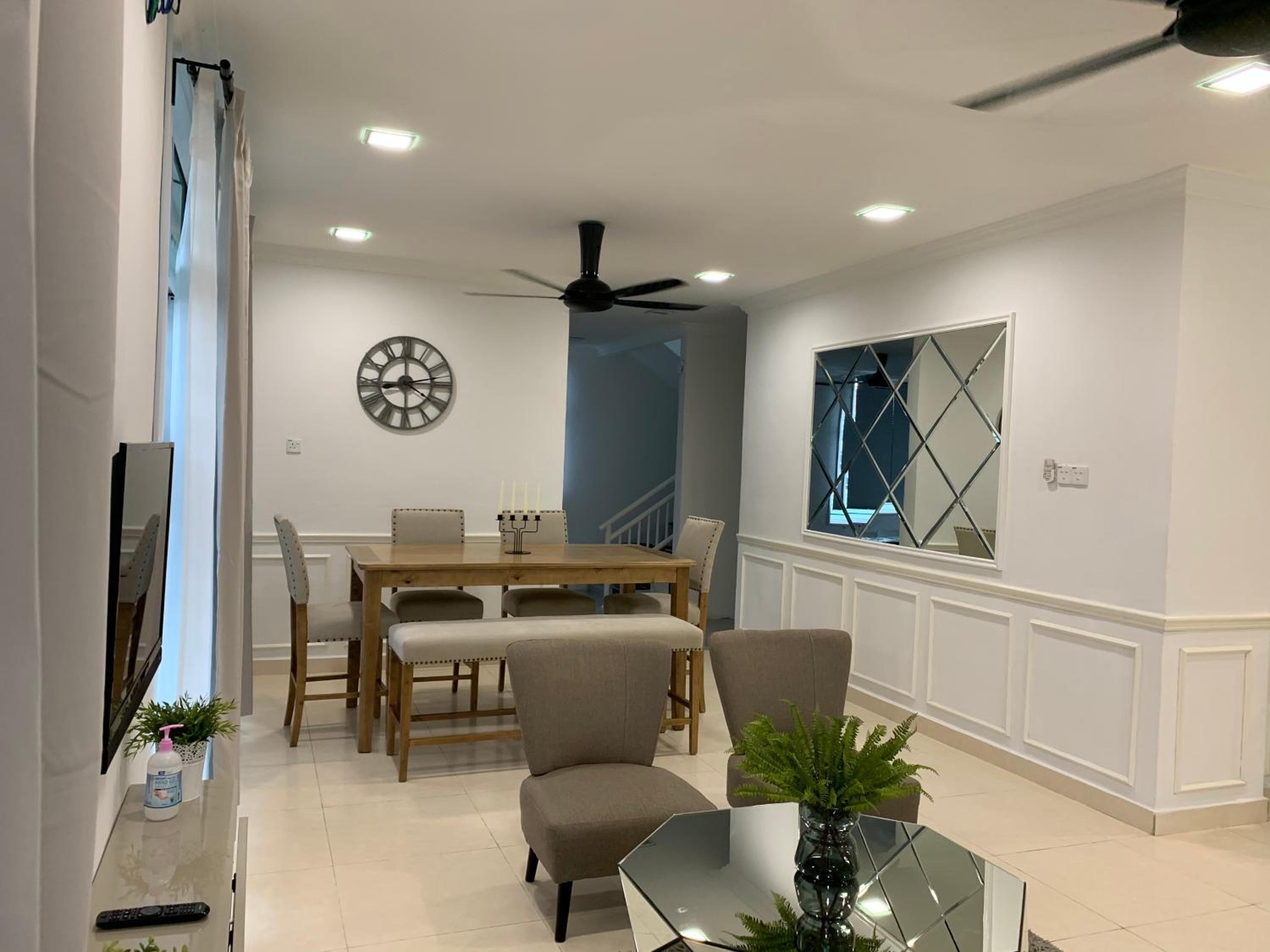 Three-Bedroom Villa photo 1
