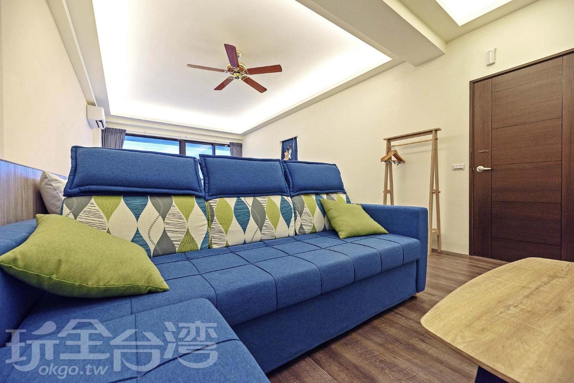 Family Room photo 1