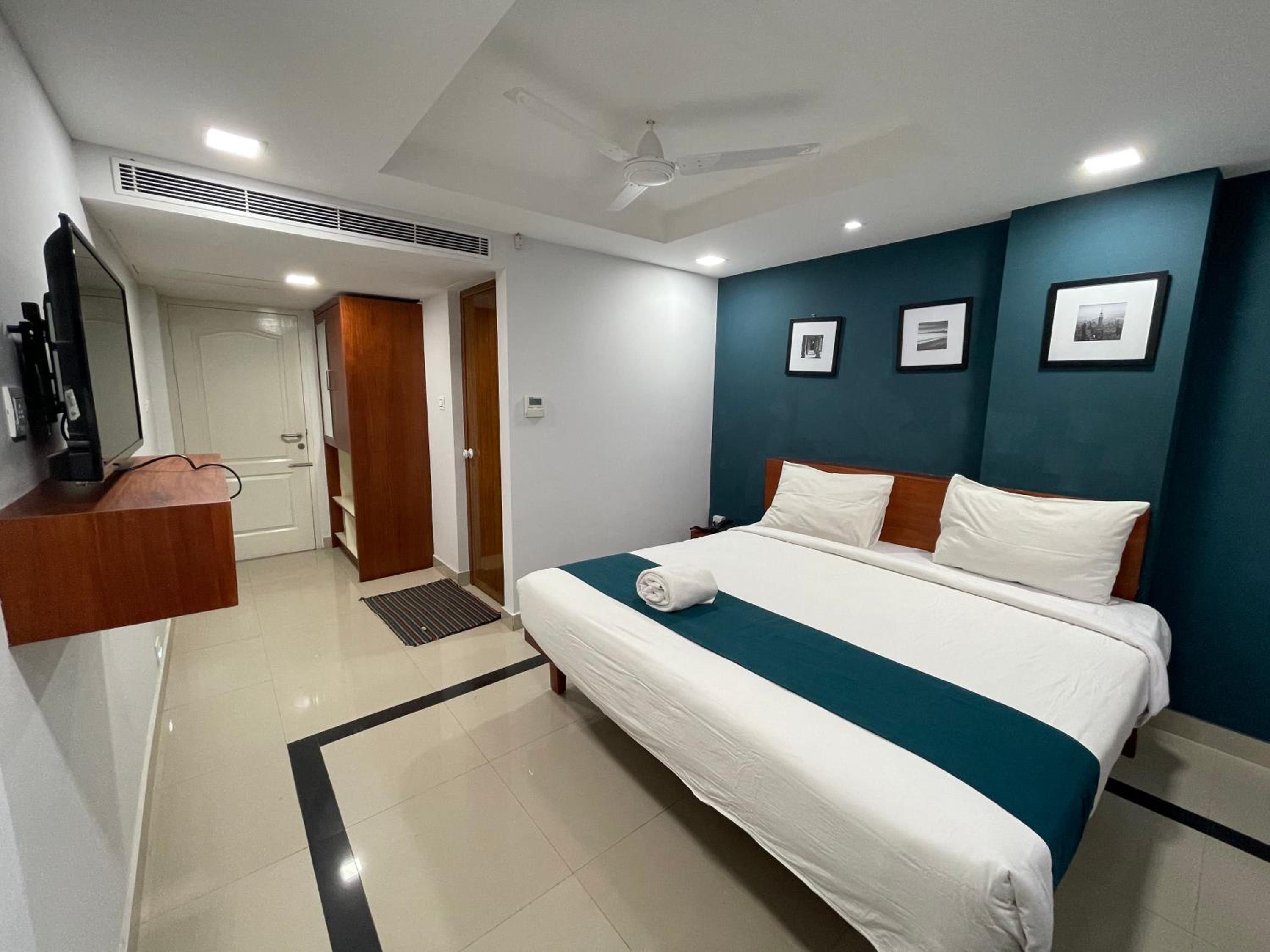 Deluxe Double Room - Photo 8