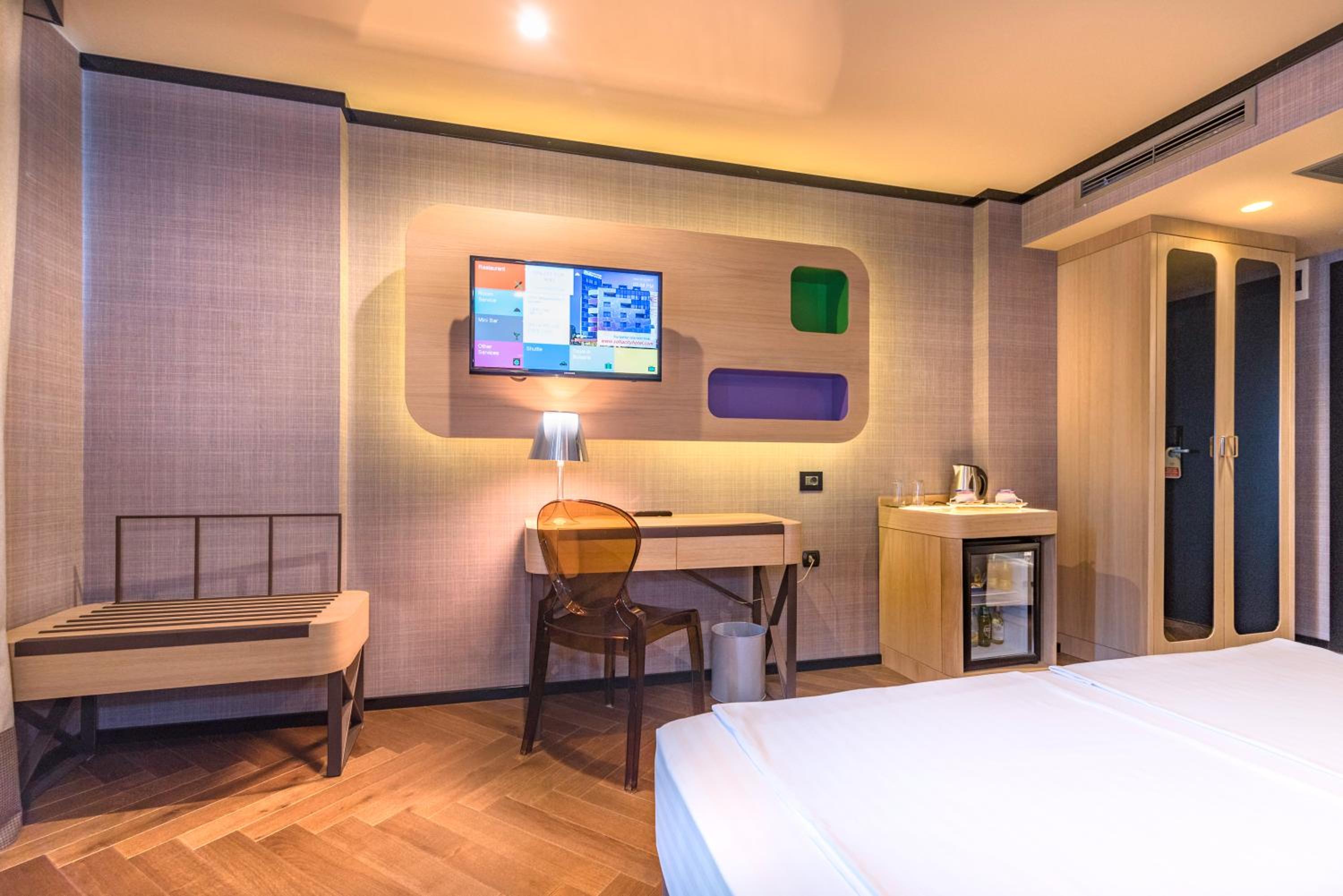 Superior Double or Twin Room - Photo 10