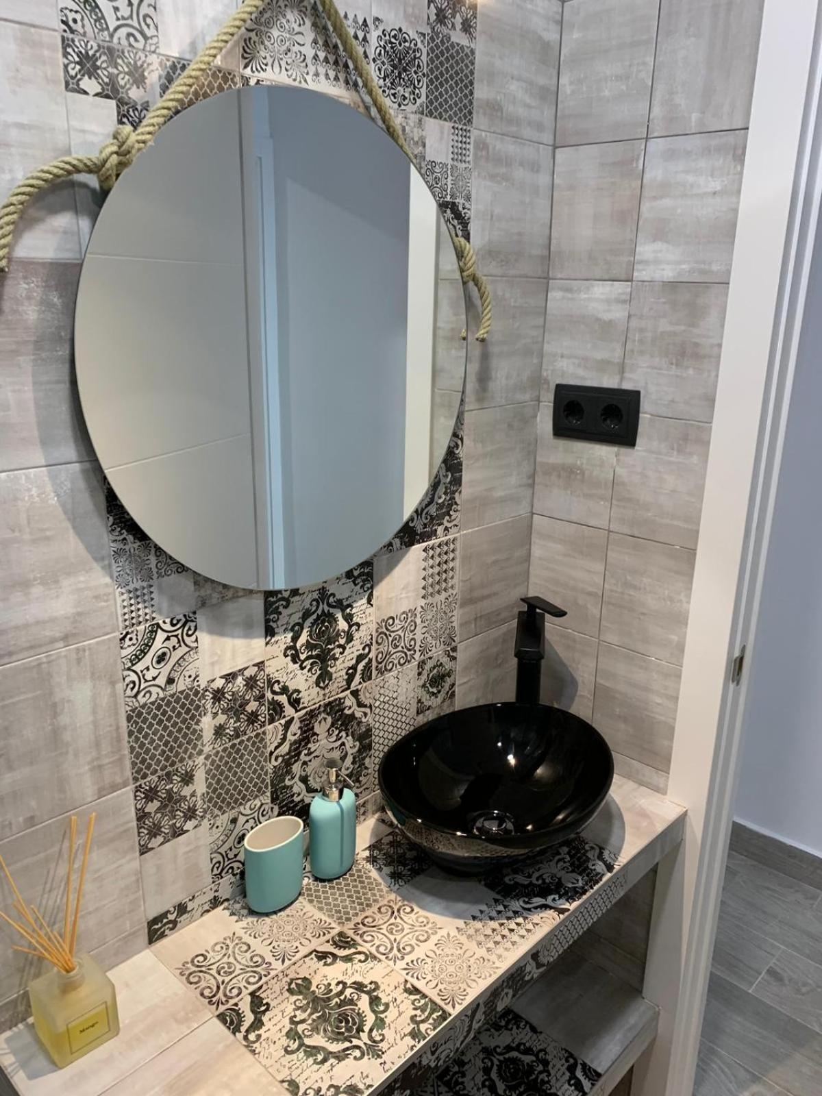 Apartment with Shower - Photo 11