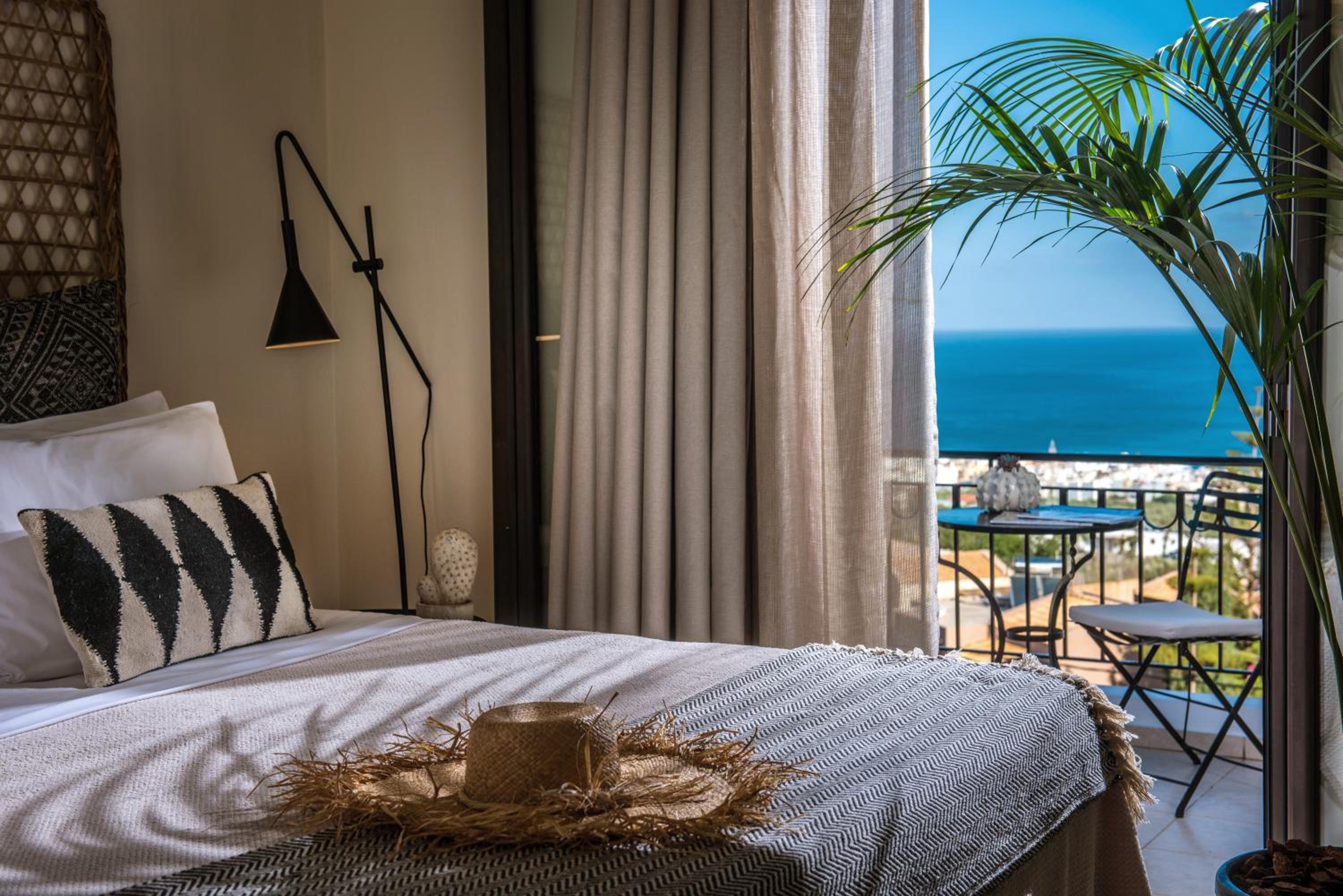 Grand Suite with Sea View - Photo 4