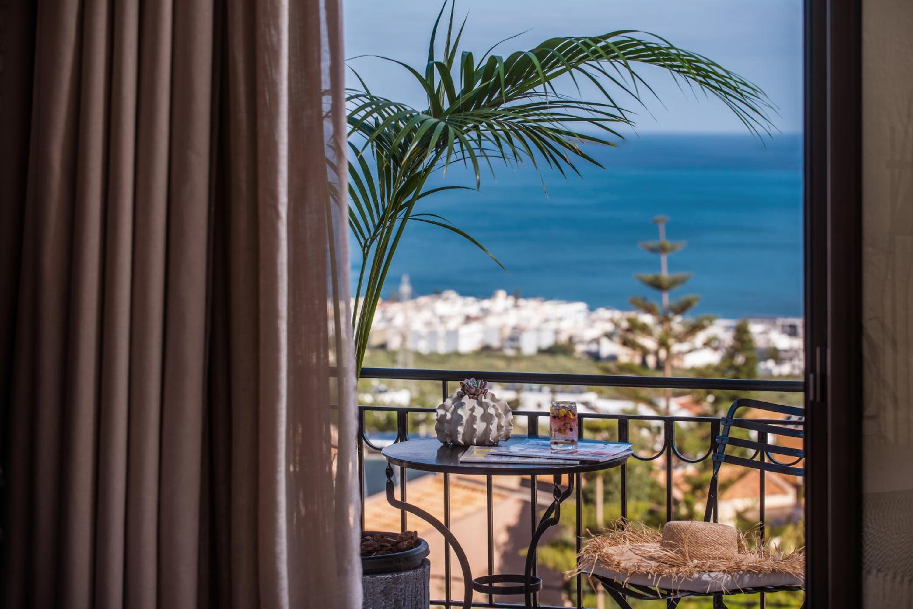 Grand Suite with Sea View - Photo 8