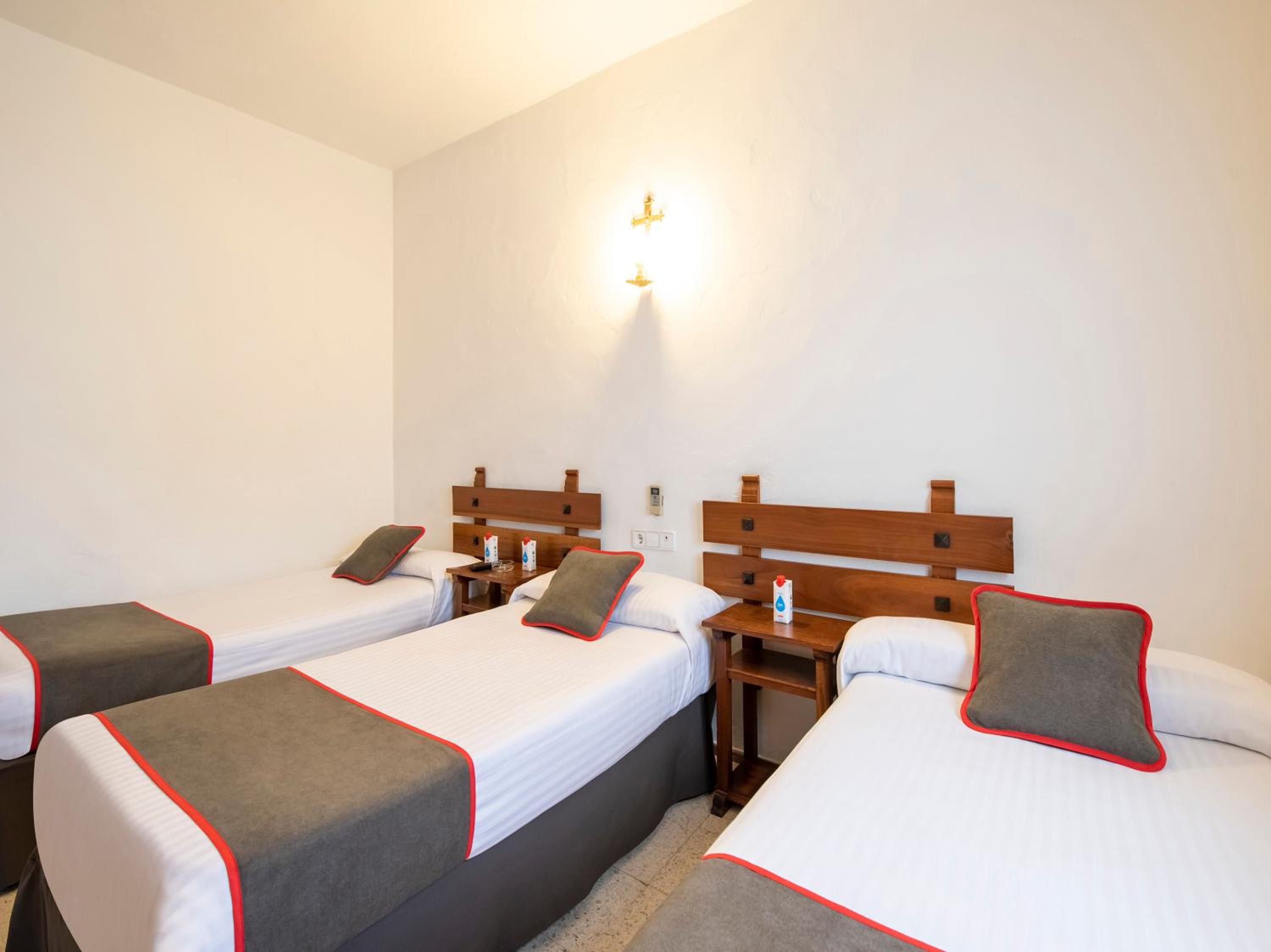 Triple Room - Photo 12