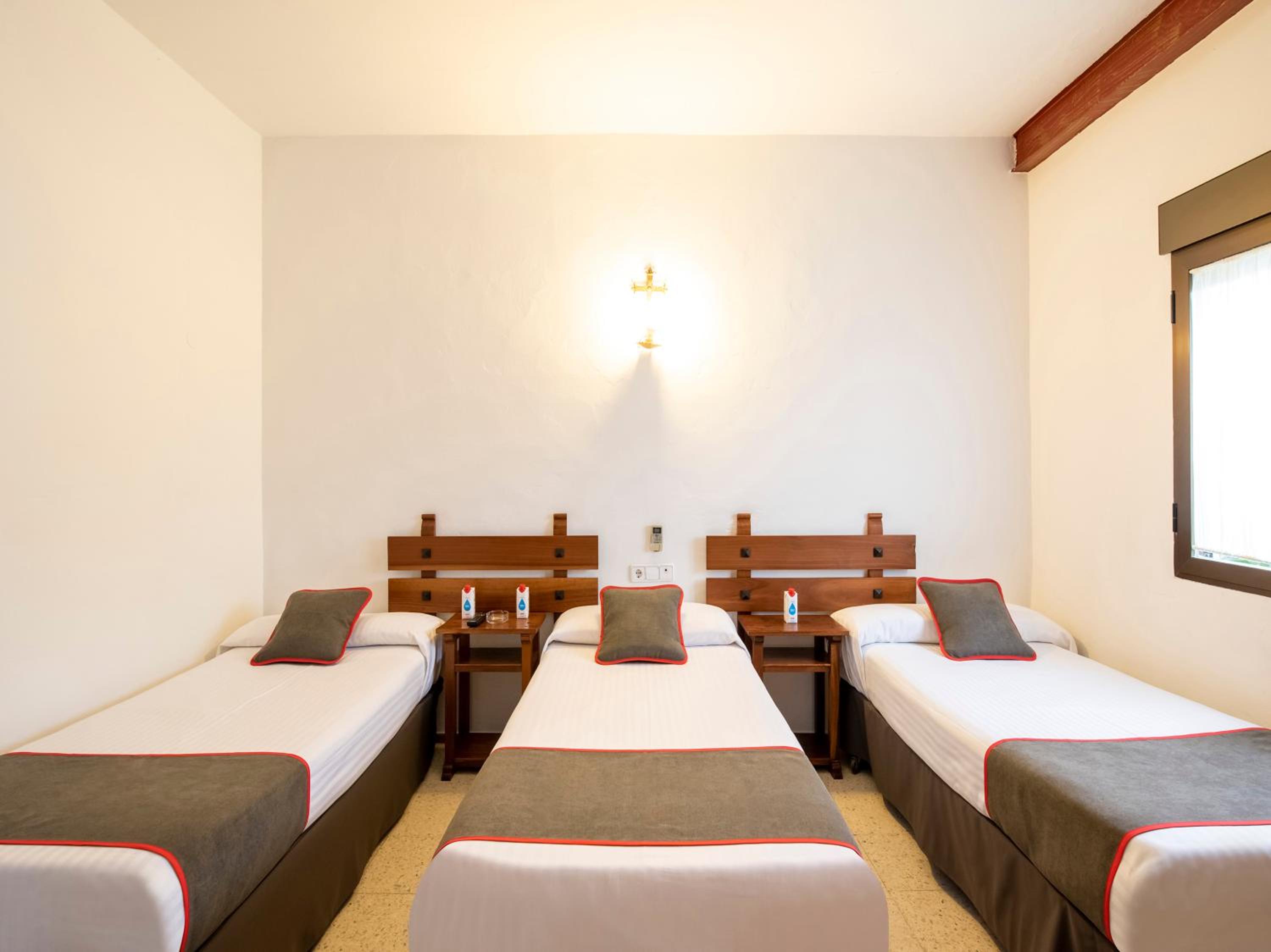 Triple Room - Photo 9