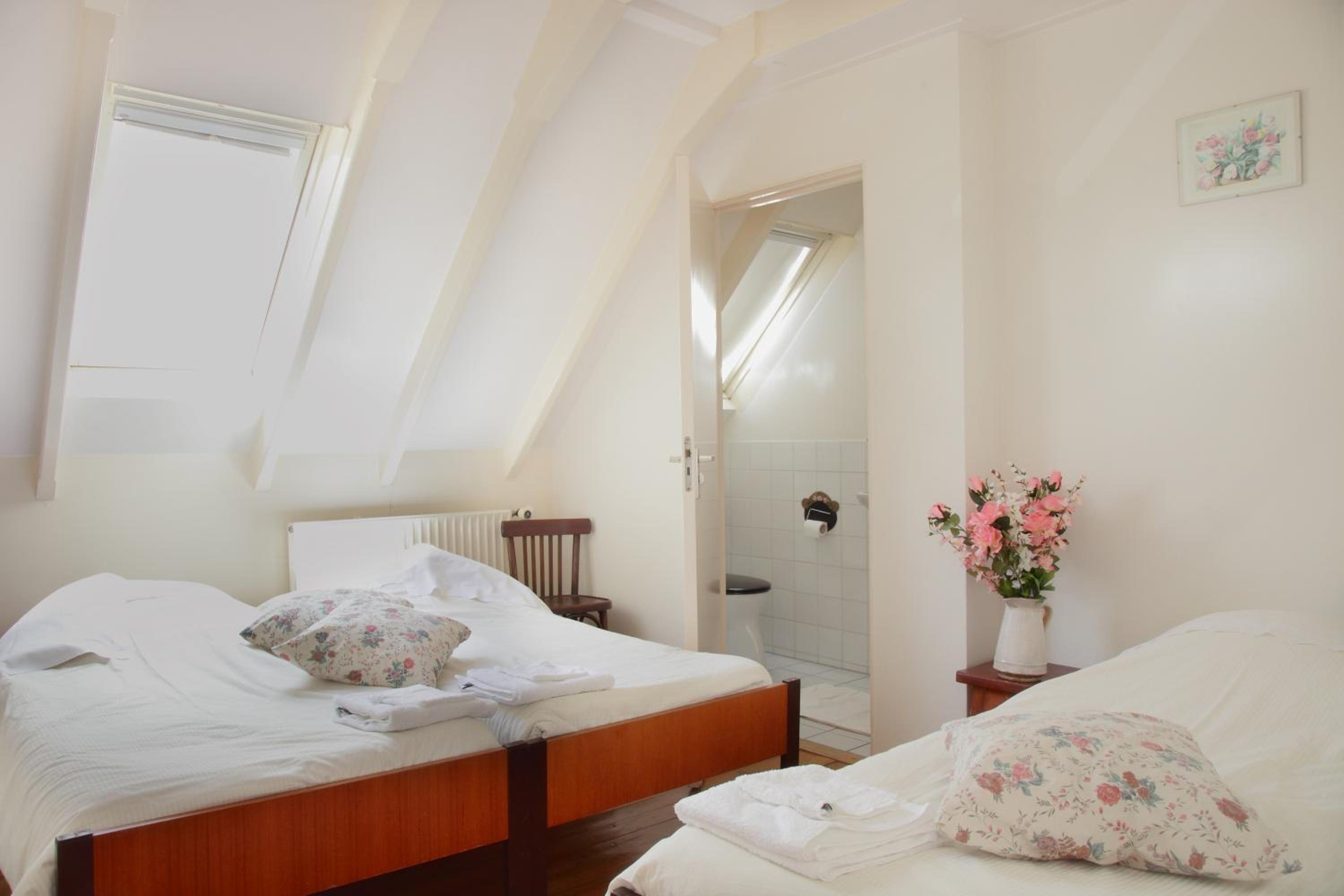 Triple Room with Private Bathroom photo 1