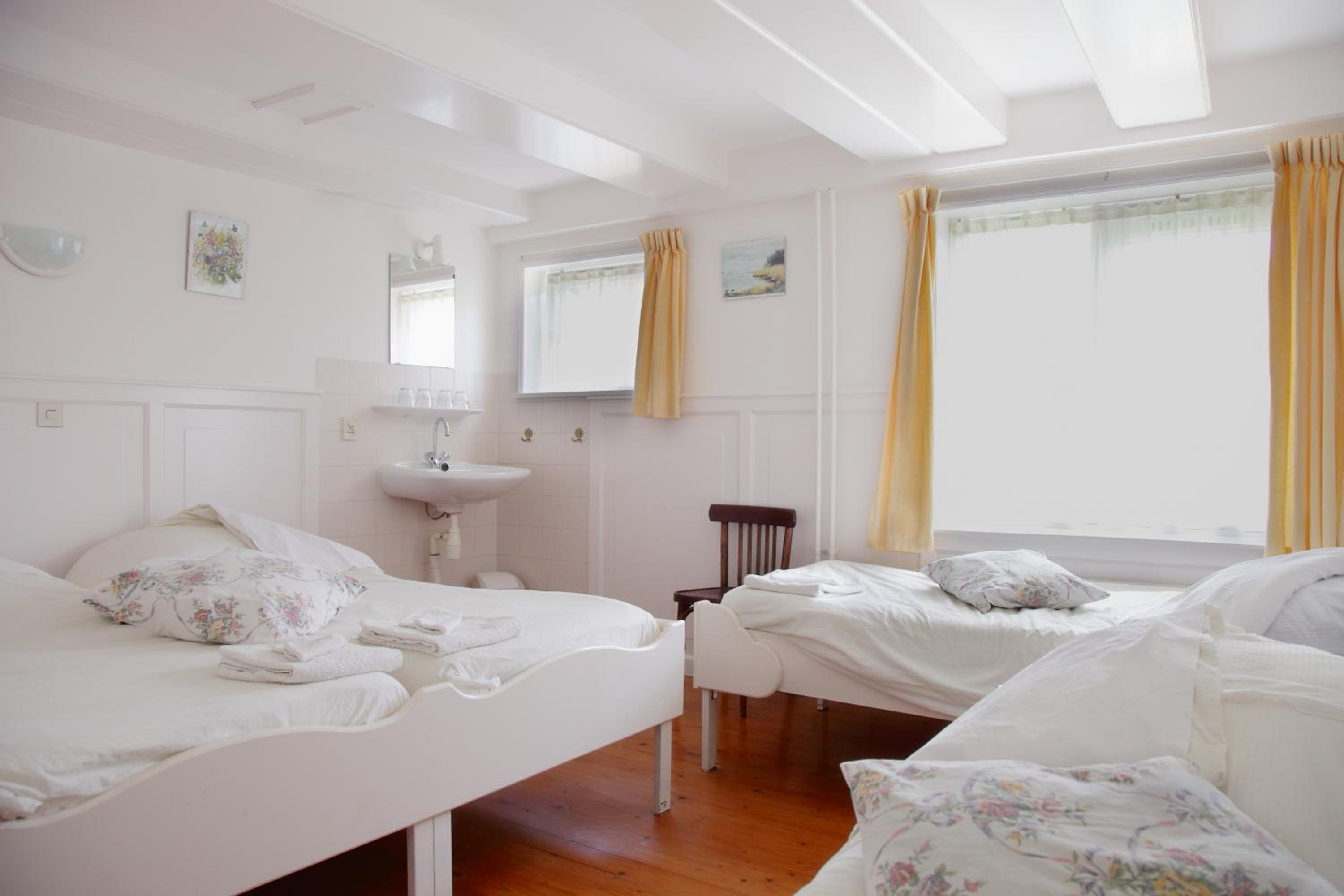 Quadruple Room - Photo 1