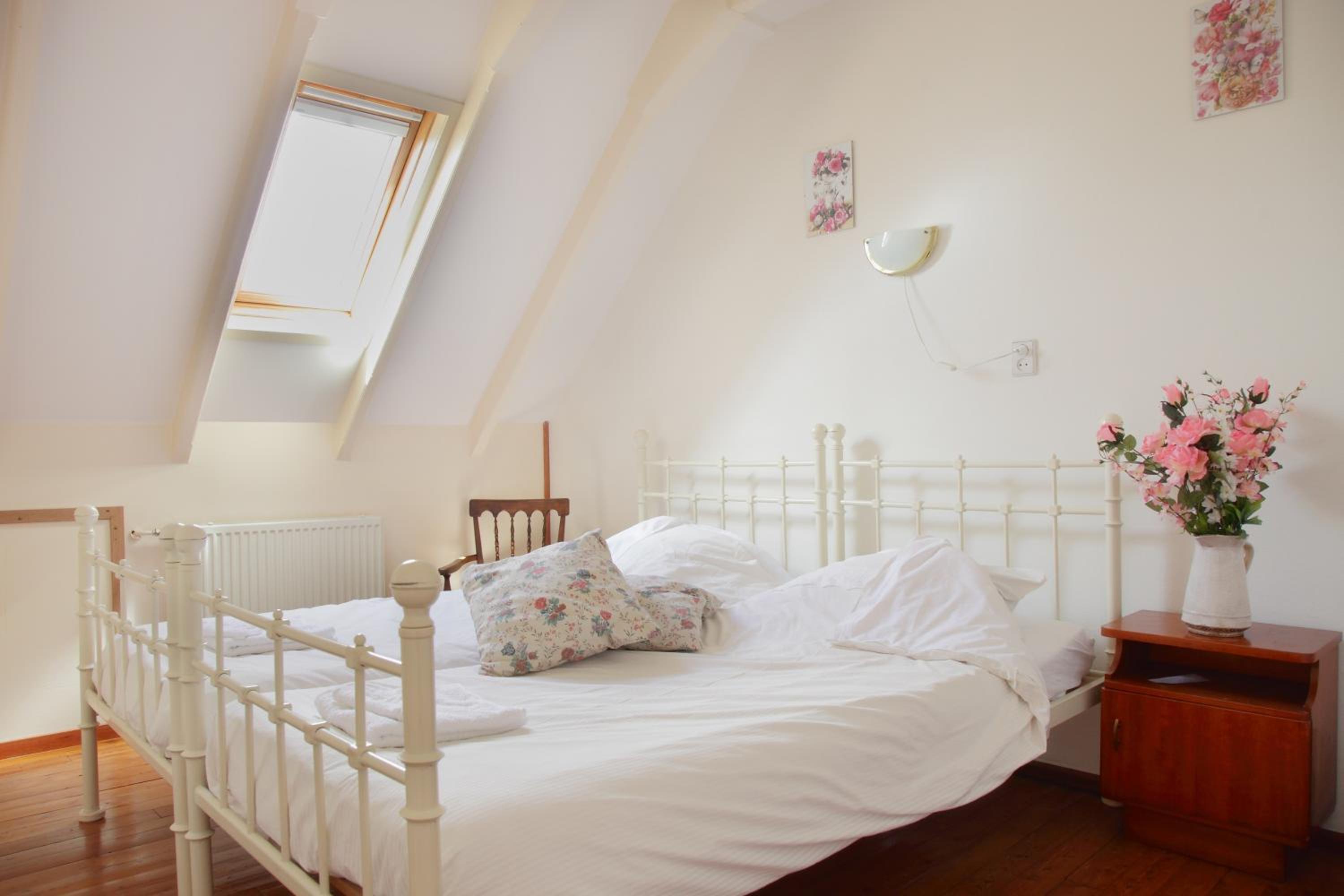 Double Room with Private Bathroom - Photo 1