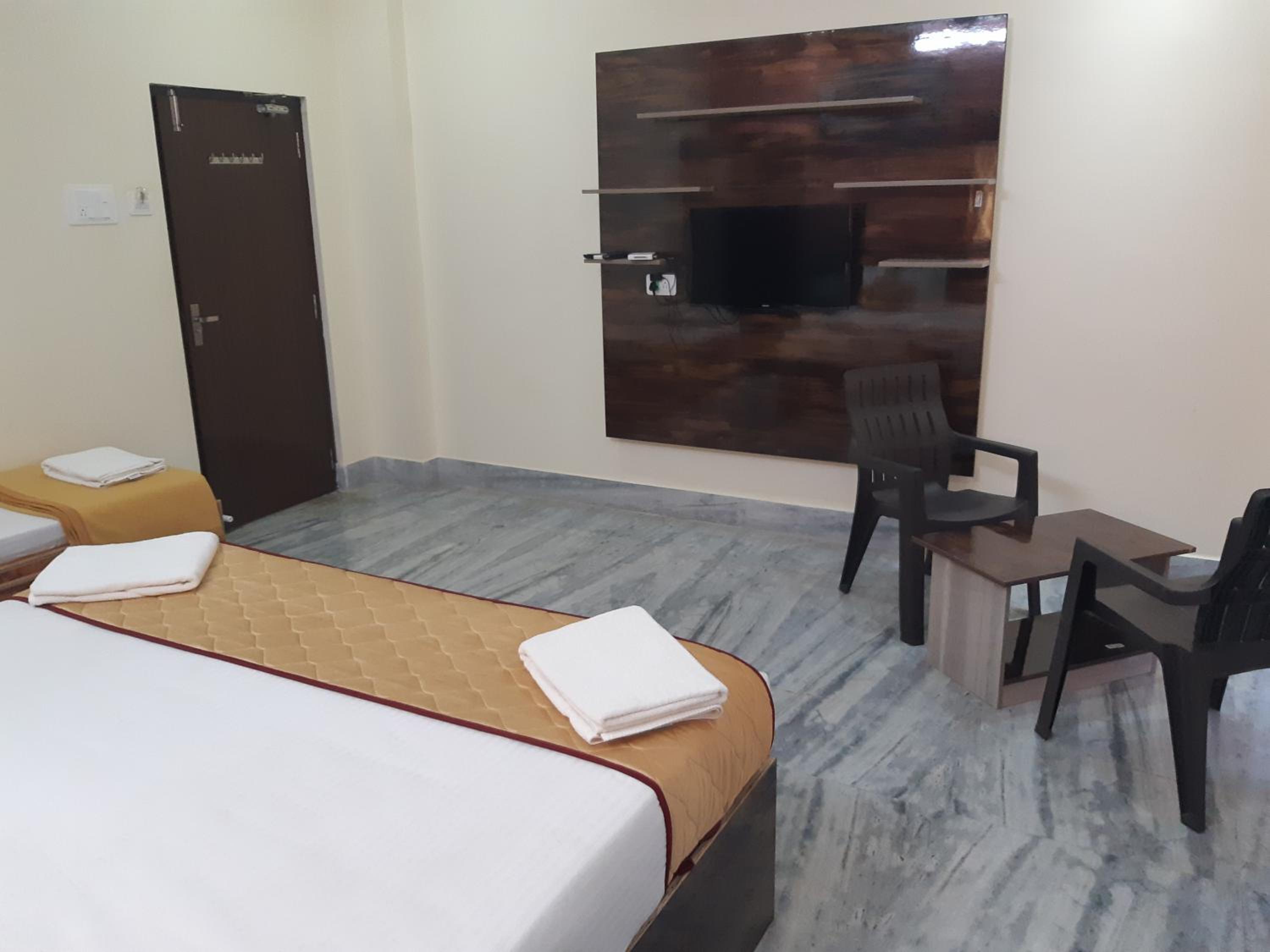 Deluxe Double Room - Photo 19