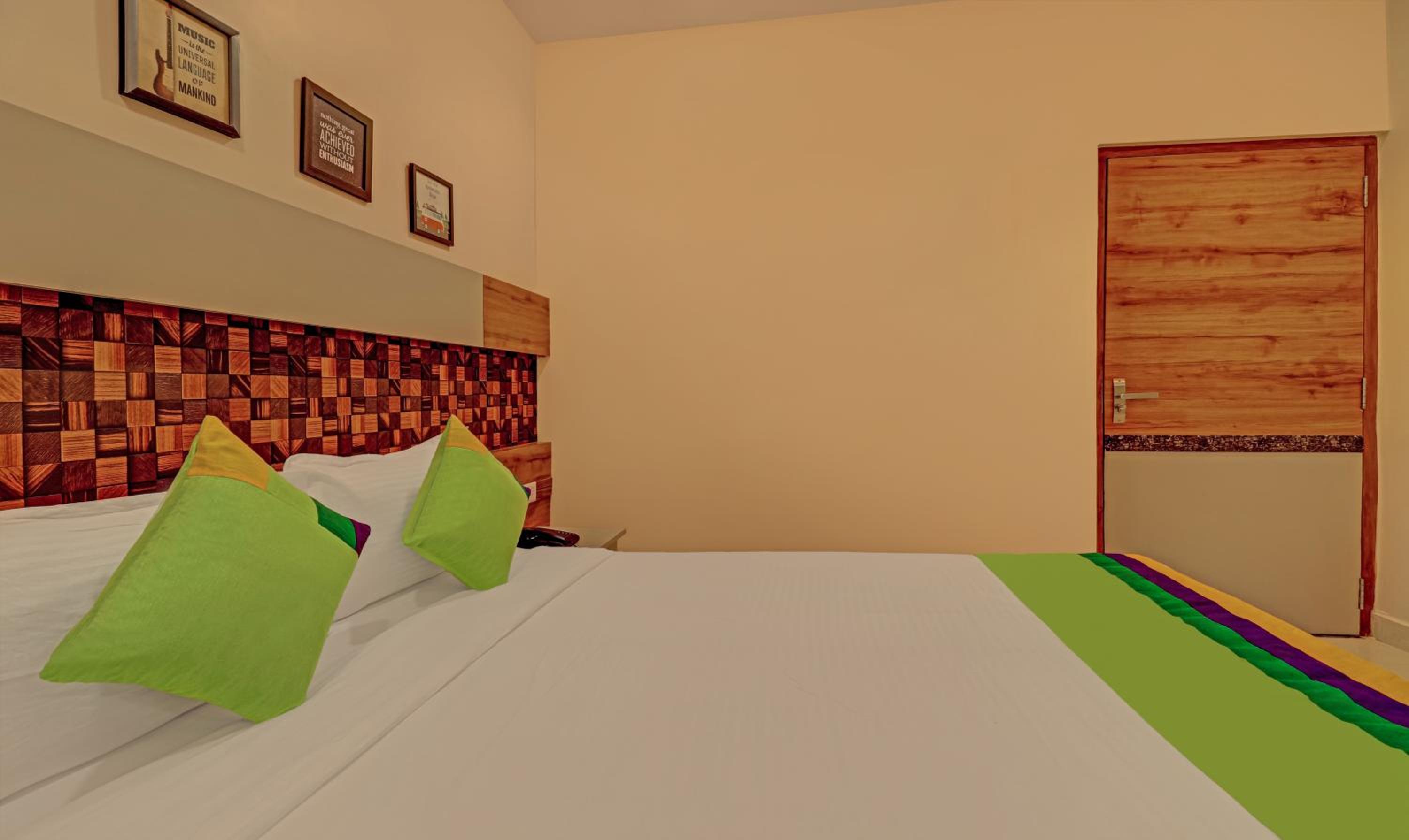 Deluxe Double Room photo 3