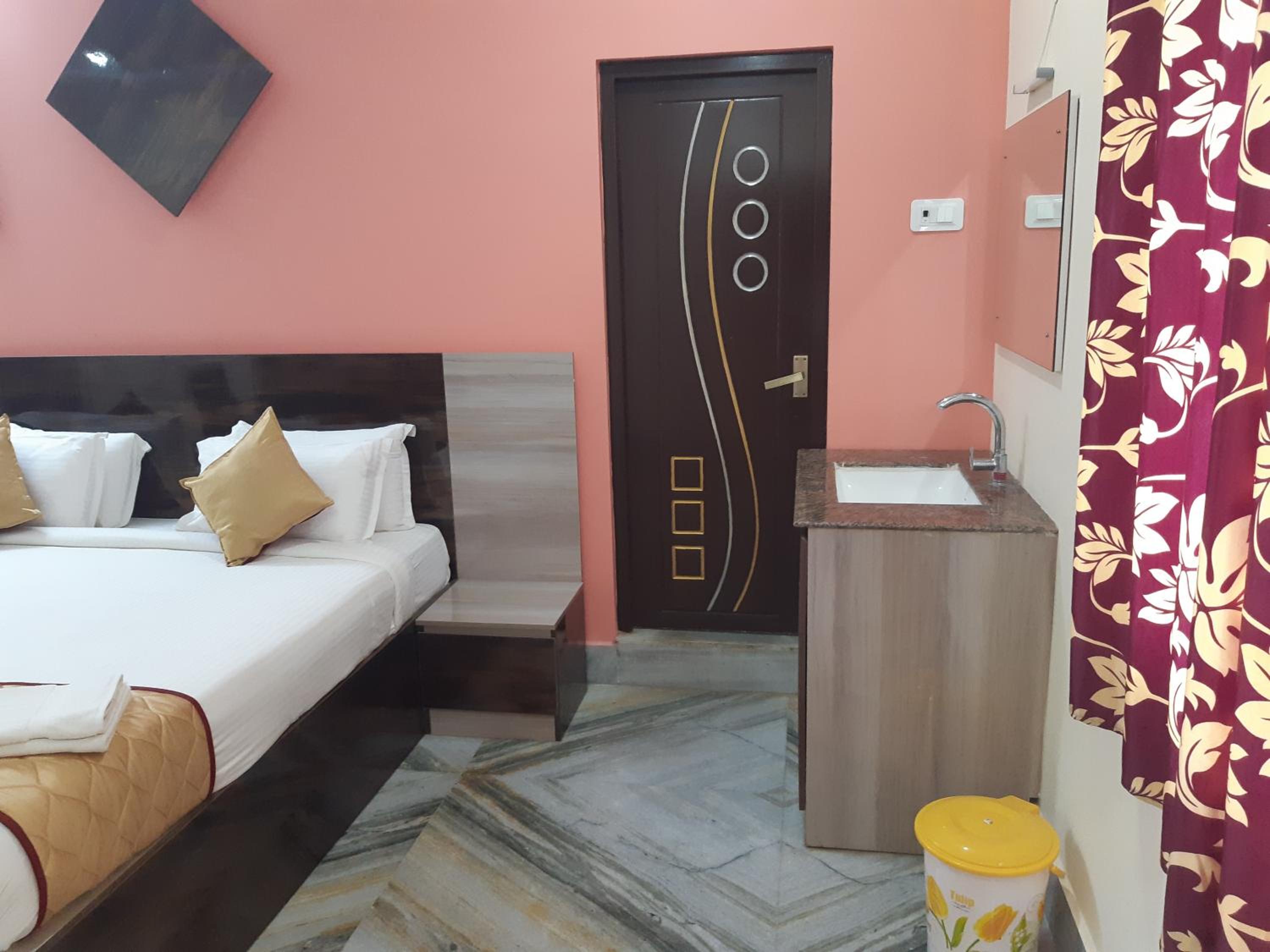Deluxe Quadruple Room - Photo 9