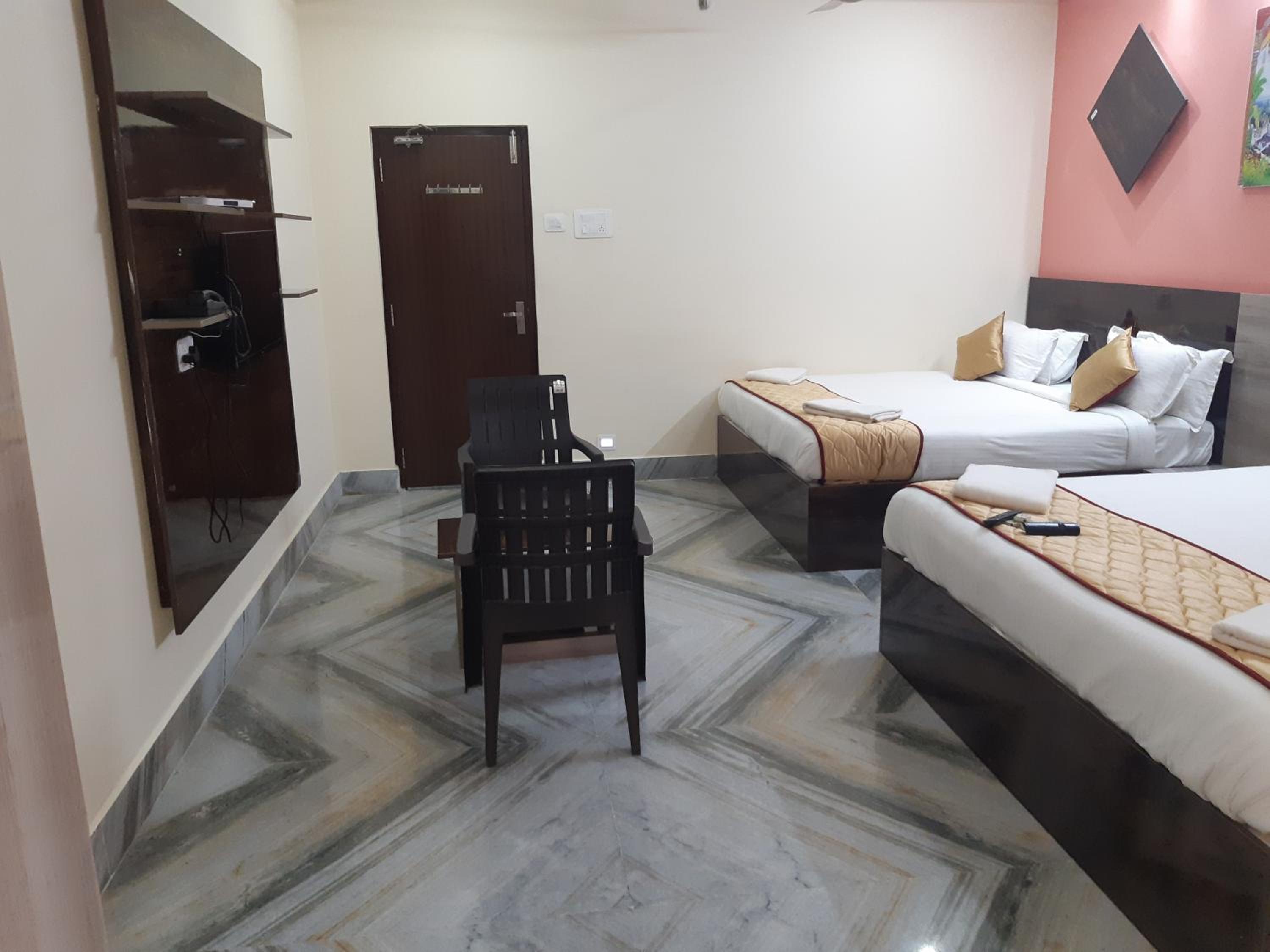 Deluxe Quadruple Room - Photo 7