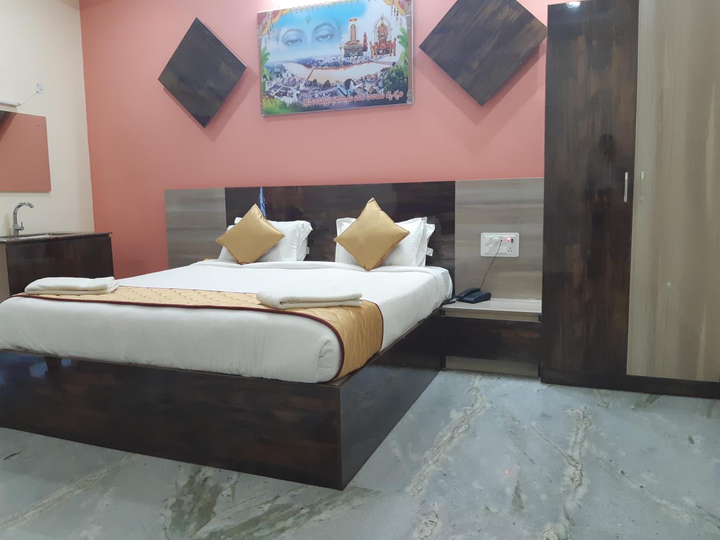 Deluxe Double Room - Photo 8
