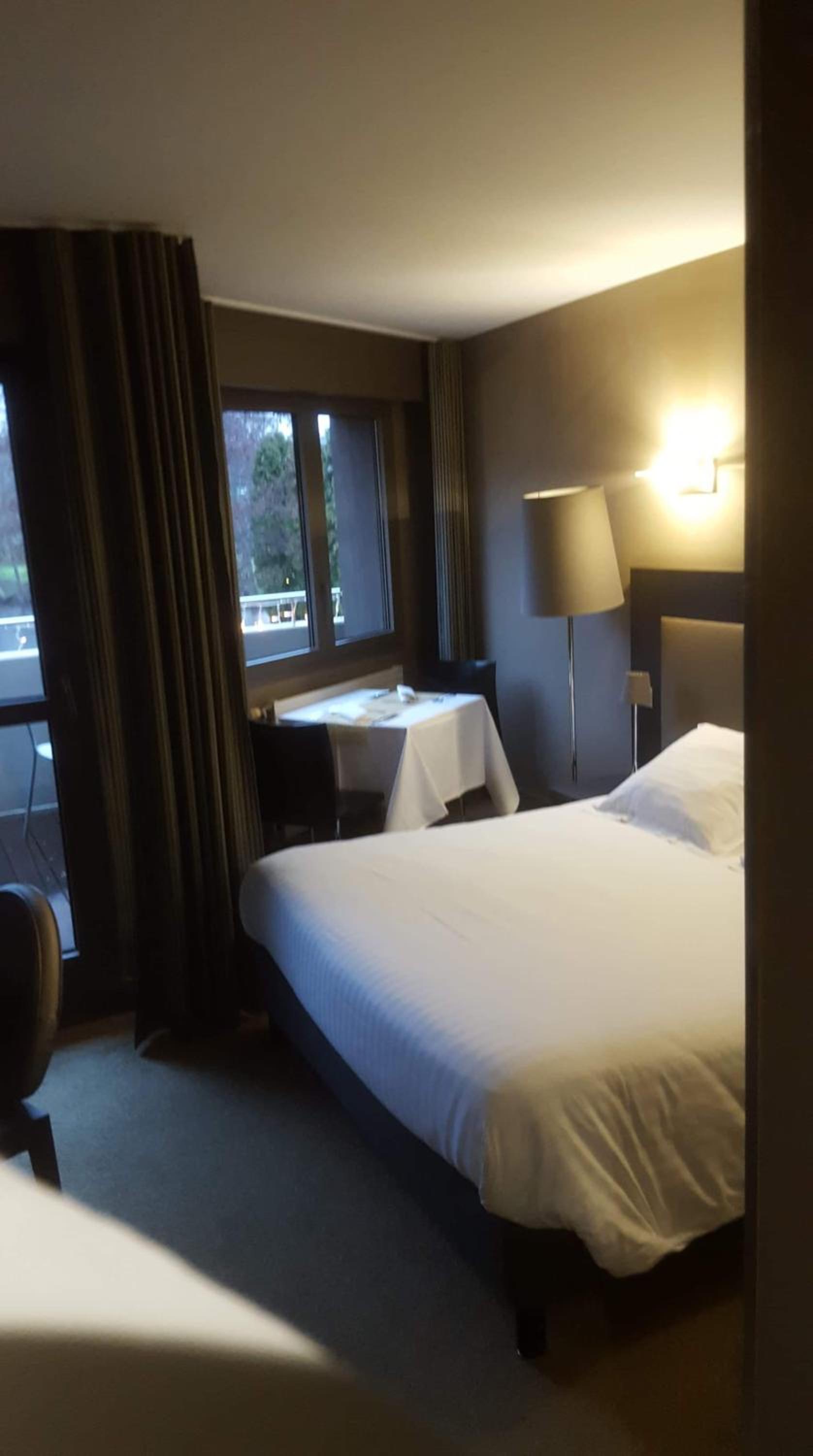 Superior Double Room with Lake View - Photo 3