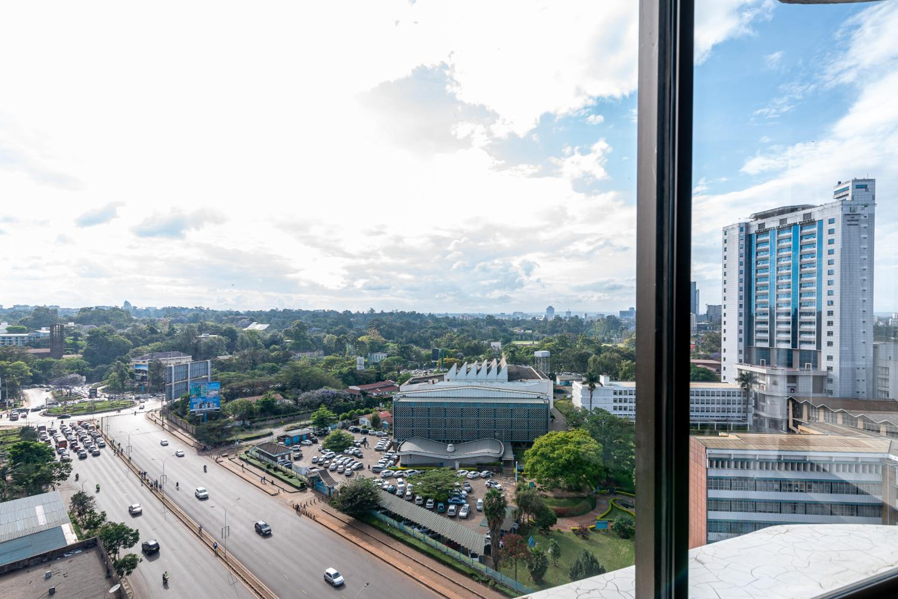 Panoramic Suite - Photo 20