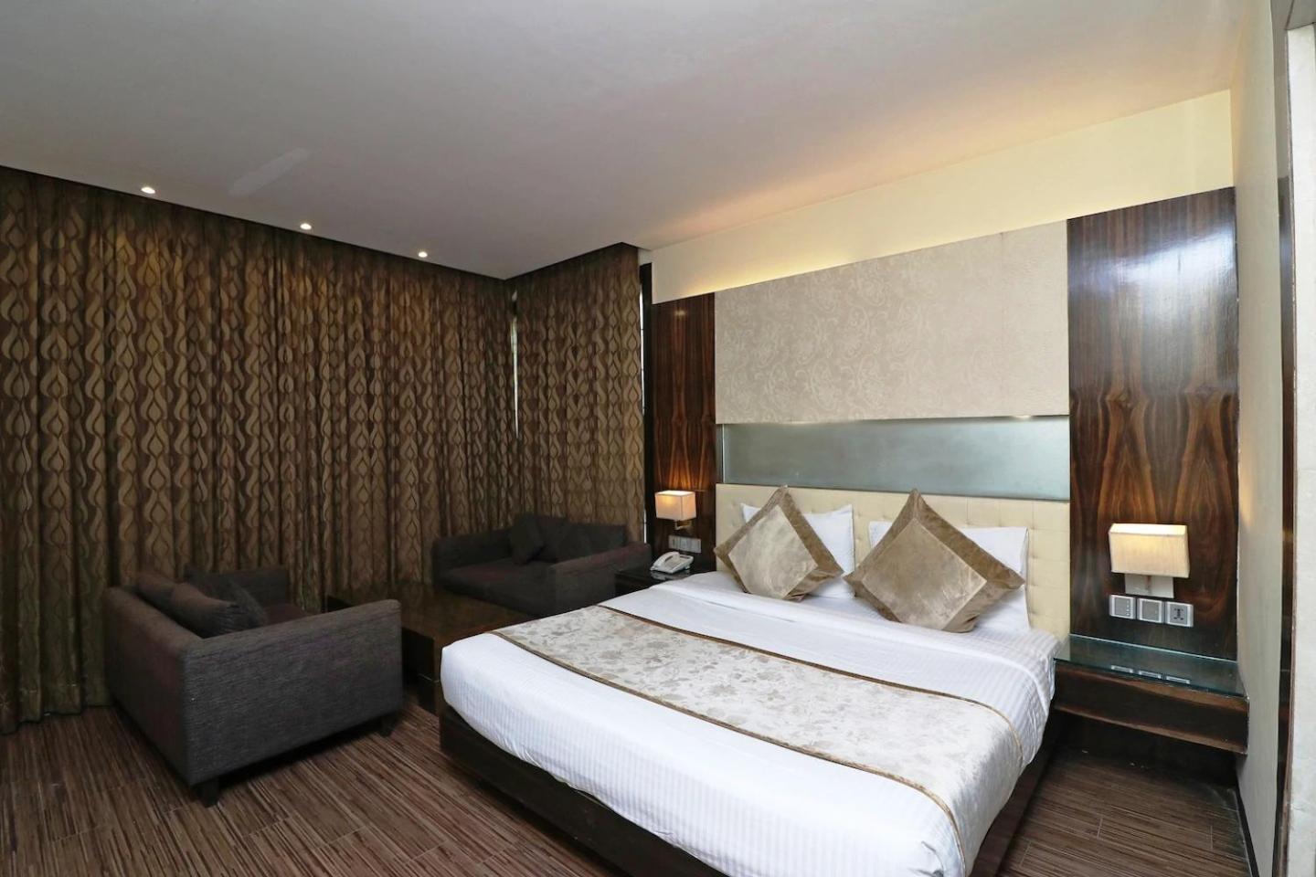 Budget Double Room - Photo 10