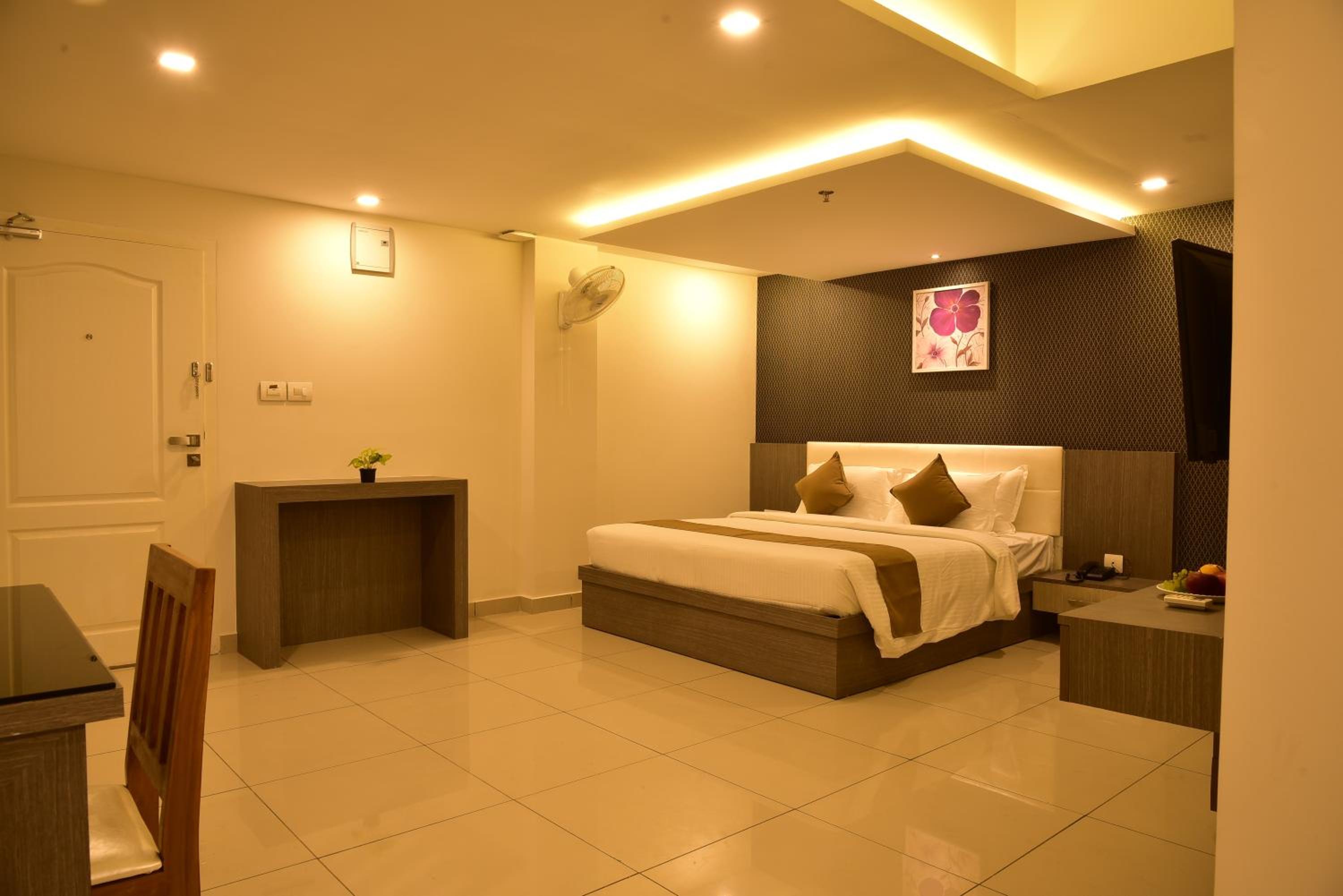 Deluxe Double or Twin Room - Photo 7