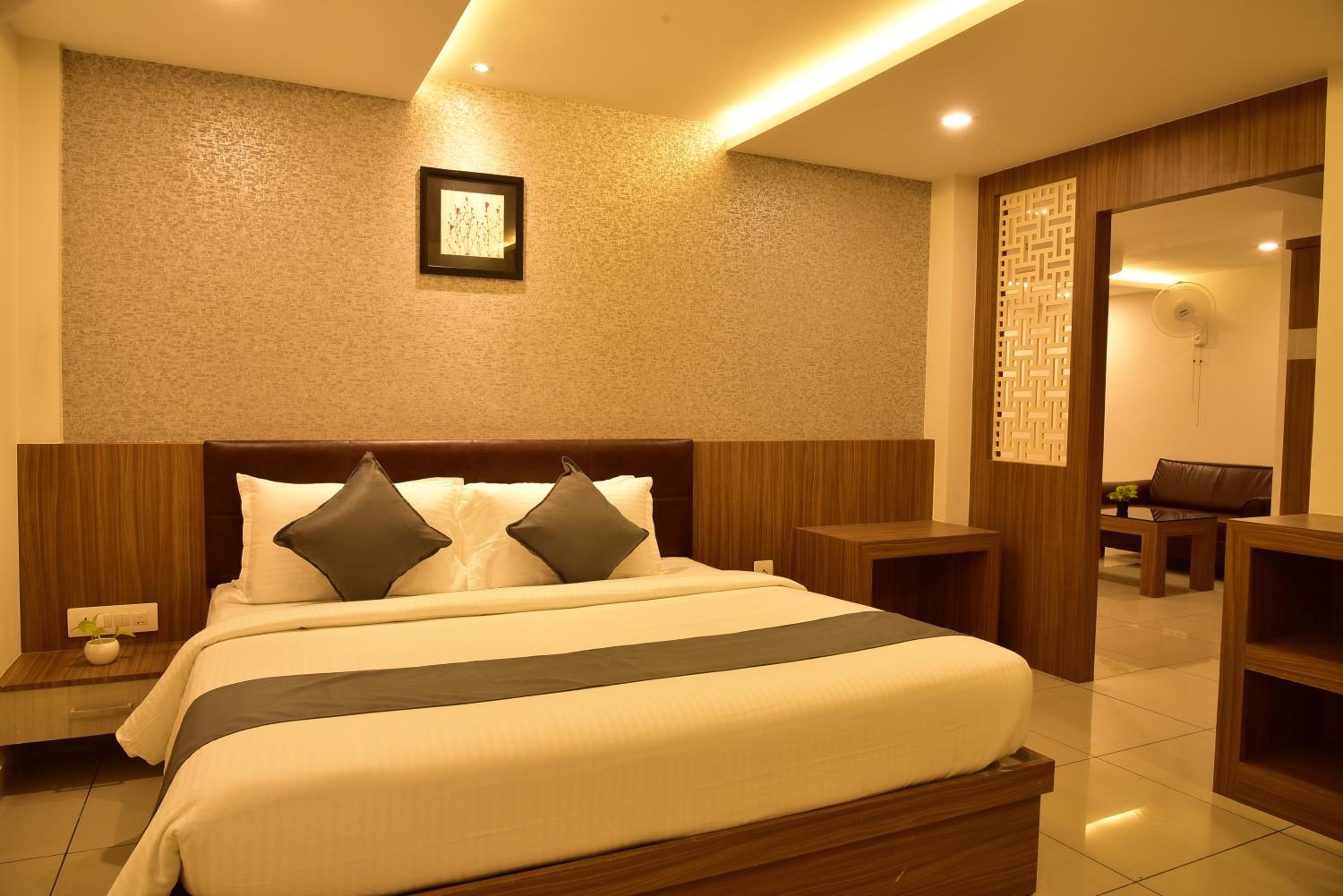 Deluxe Suite - Photo 5
