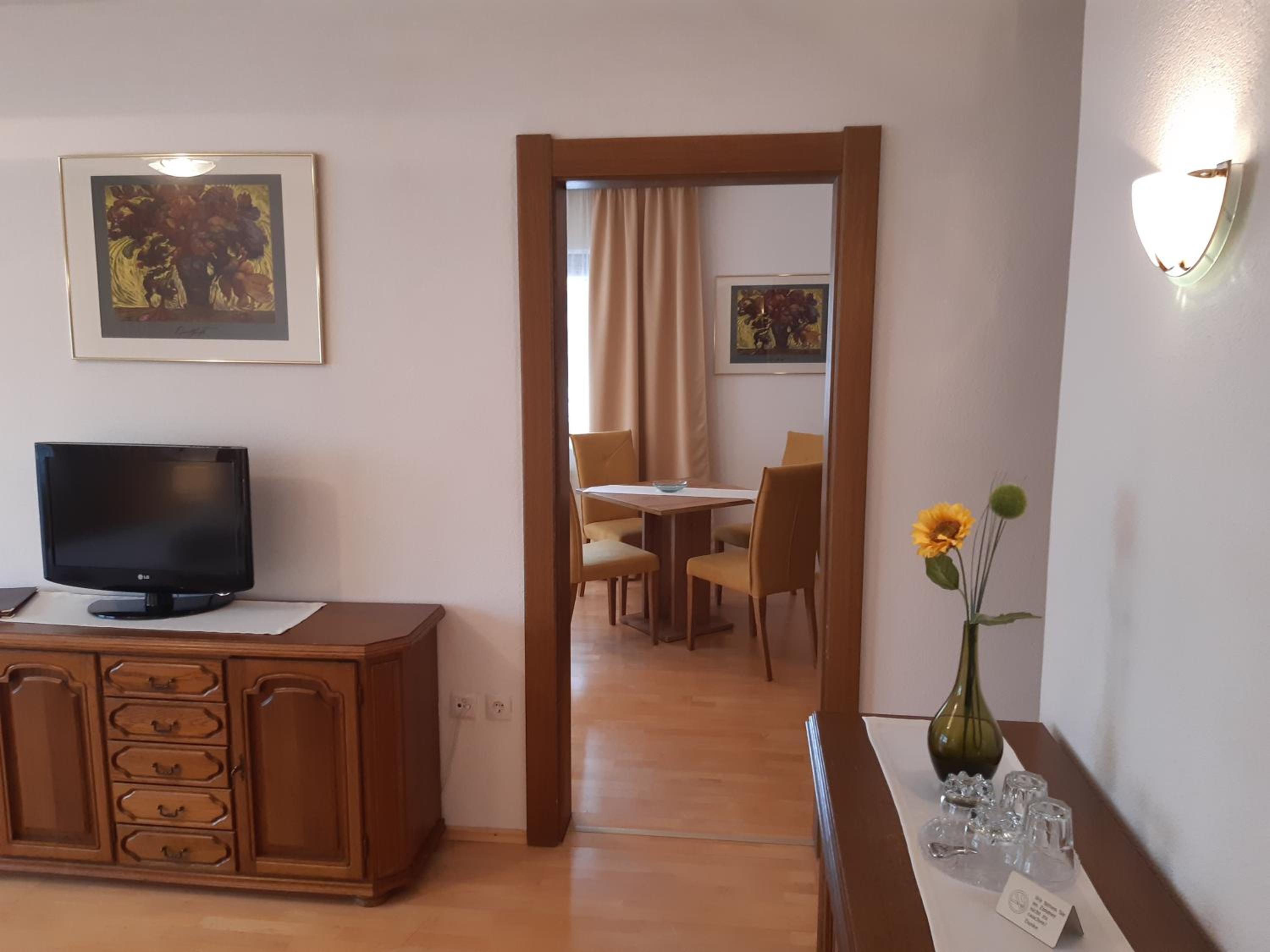 Family Room with Balcony photo 3