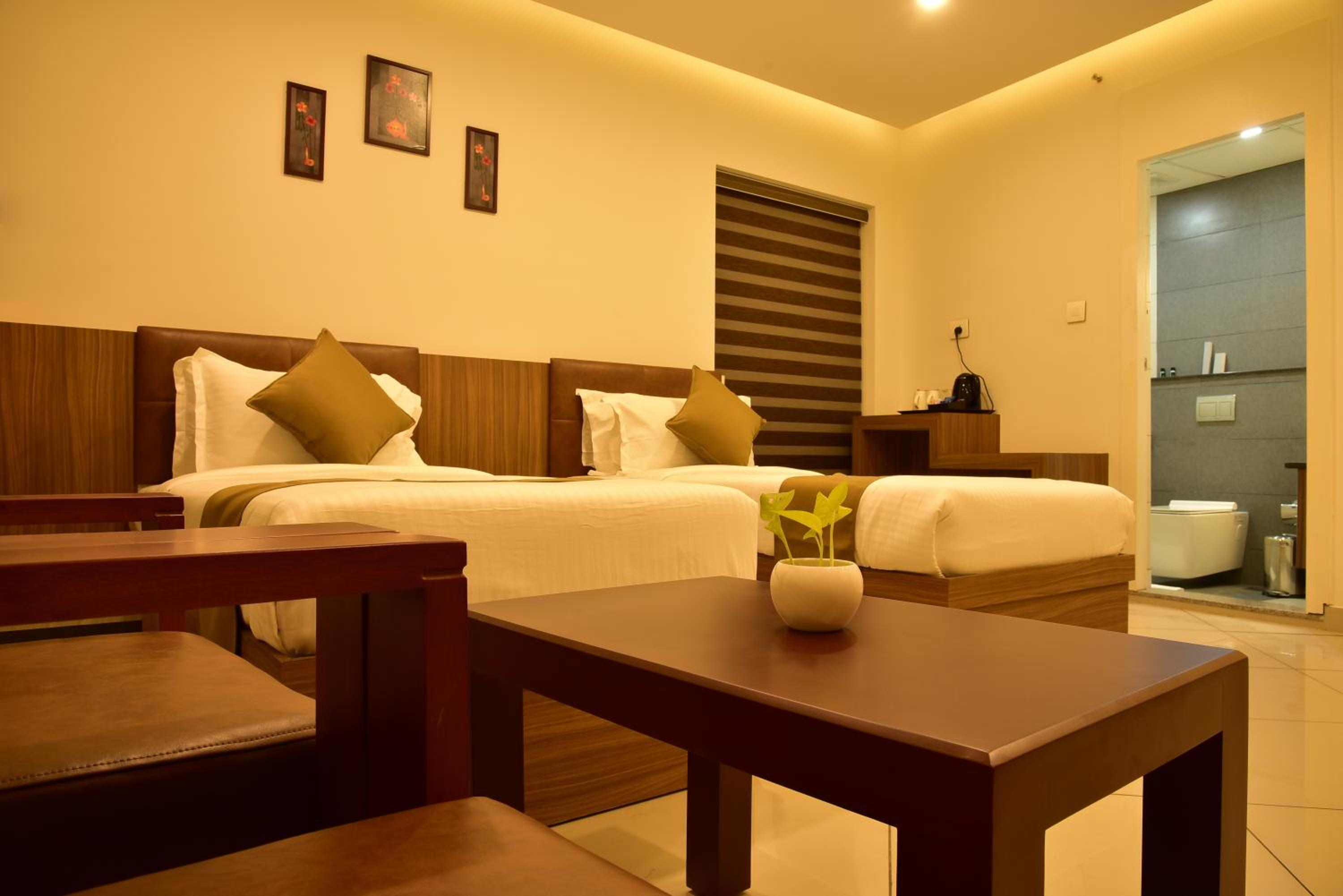 Standard Double or Twin Room - Photo 4