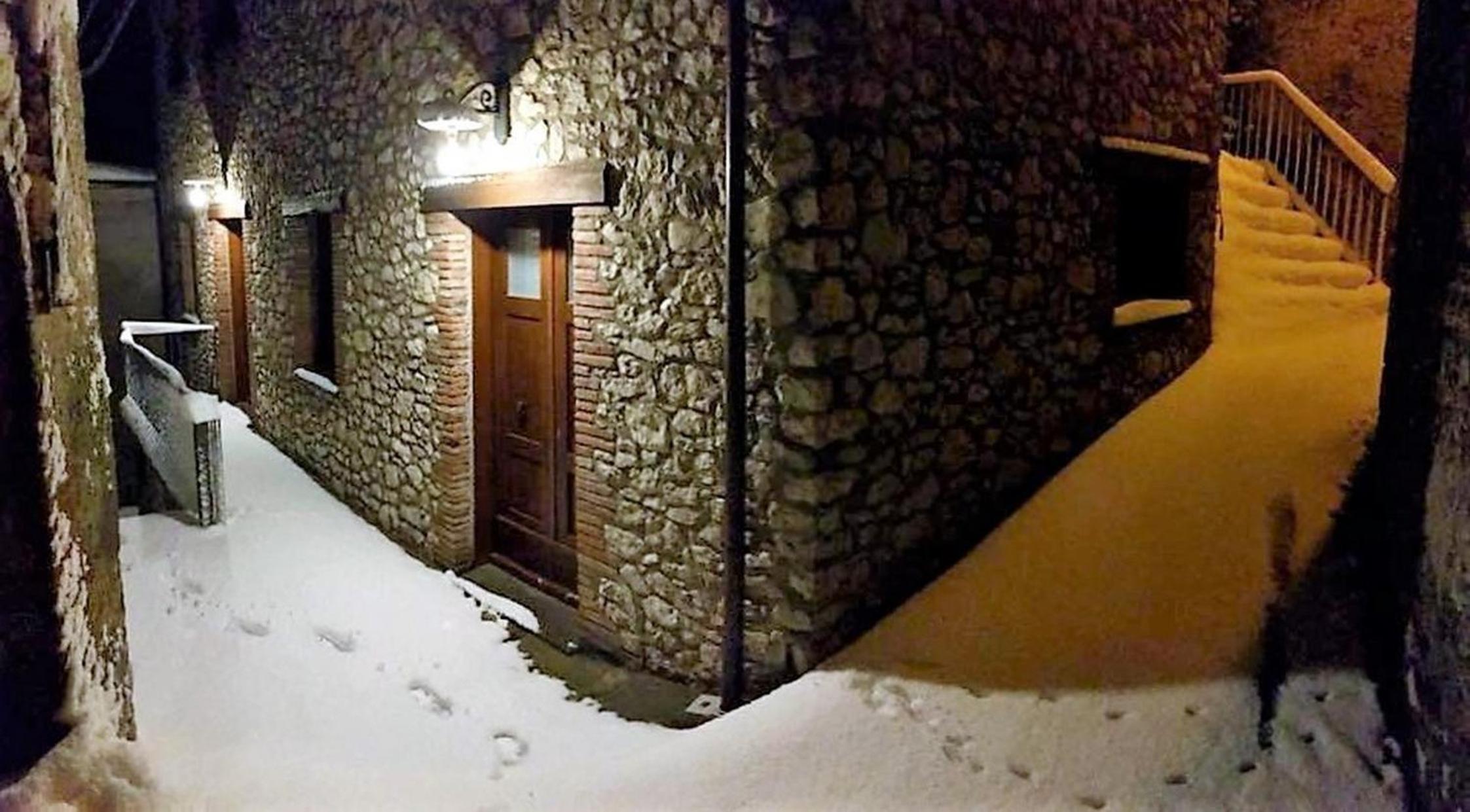 Triple Room with Private Bathroom - Photo 20