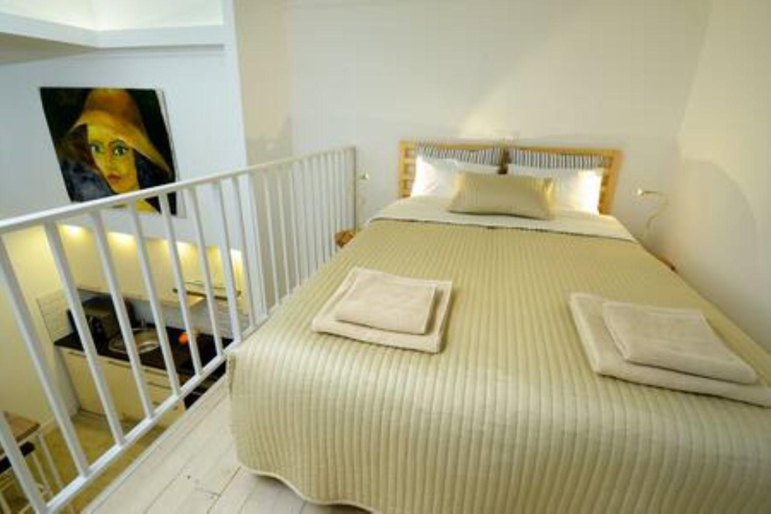 Two-Bedroom Apartment - Photo 11